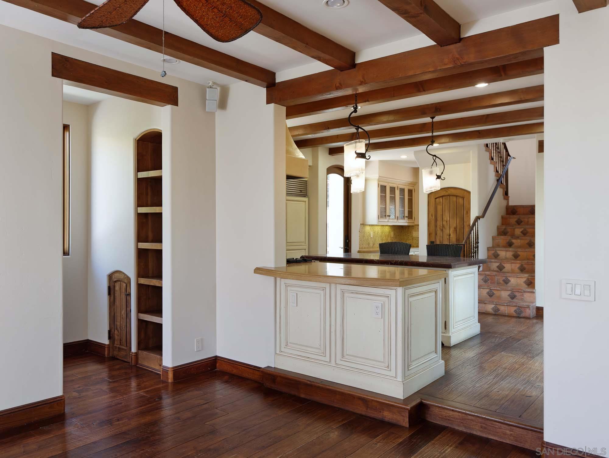 Detail Gallery Image 13 of 29 For 1908  Hypatia Way, La Jolla,  CA 92037 - 3 Beds | 2/1 Baths