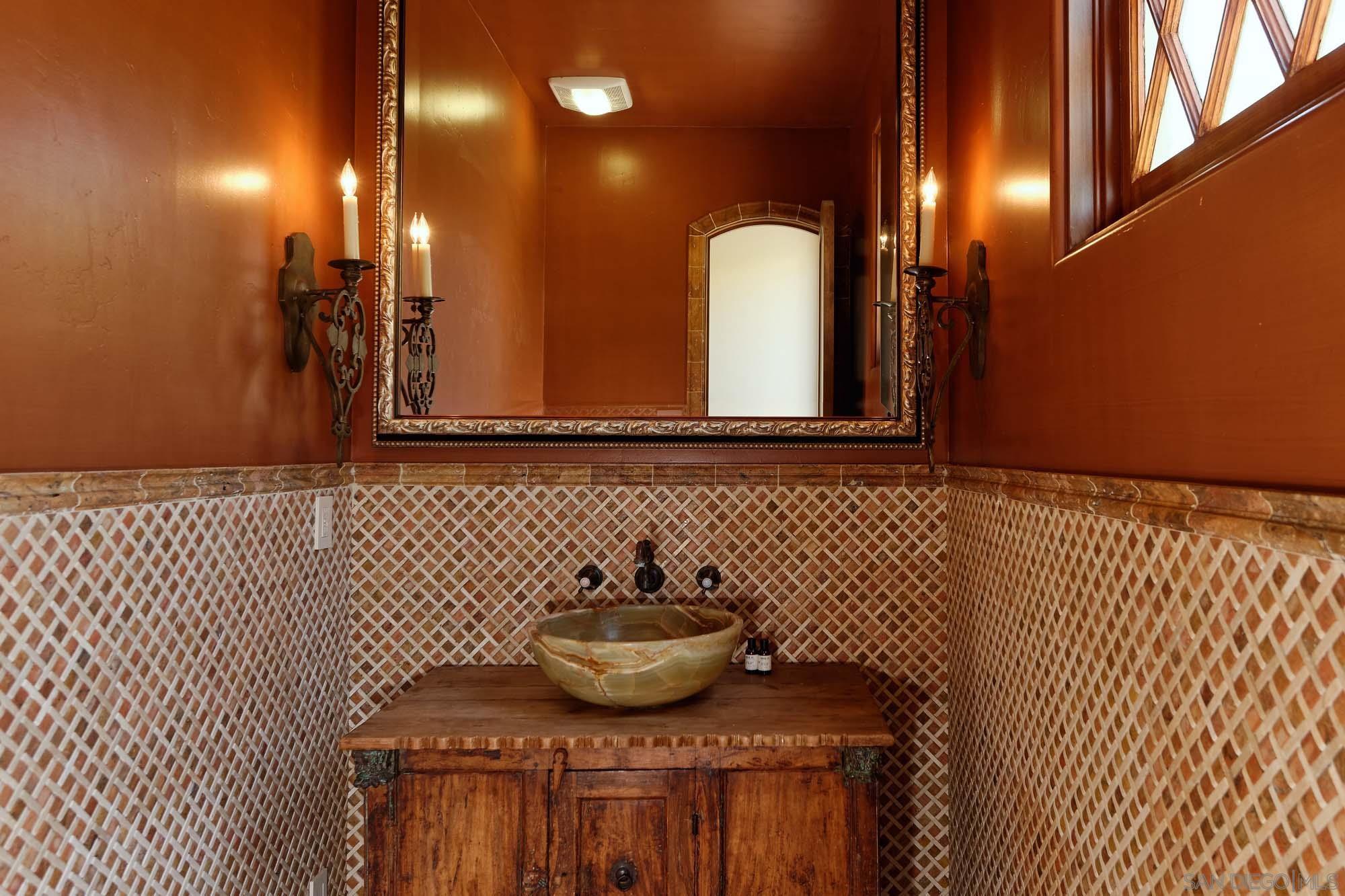 Detail Gallery Image 15 of 29 For 1908  Hypatia Way, La Jolla,  CA 92037 - 3 Beds | 2/1 Baths