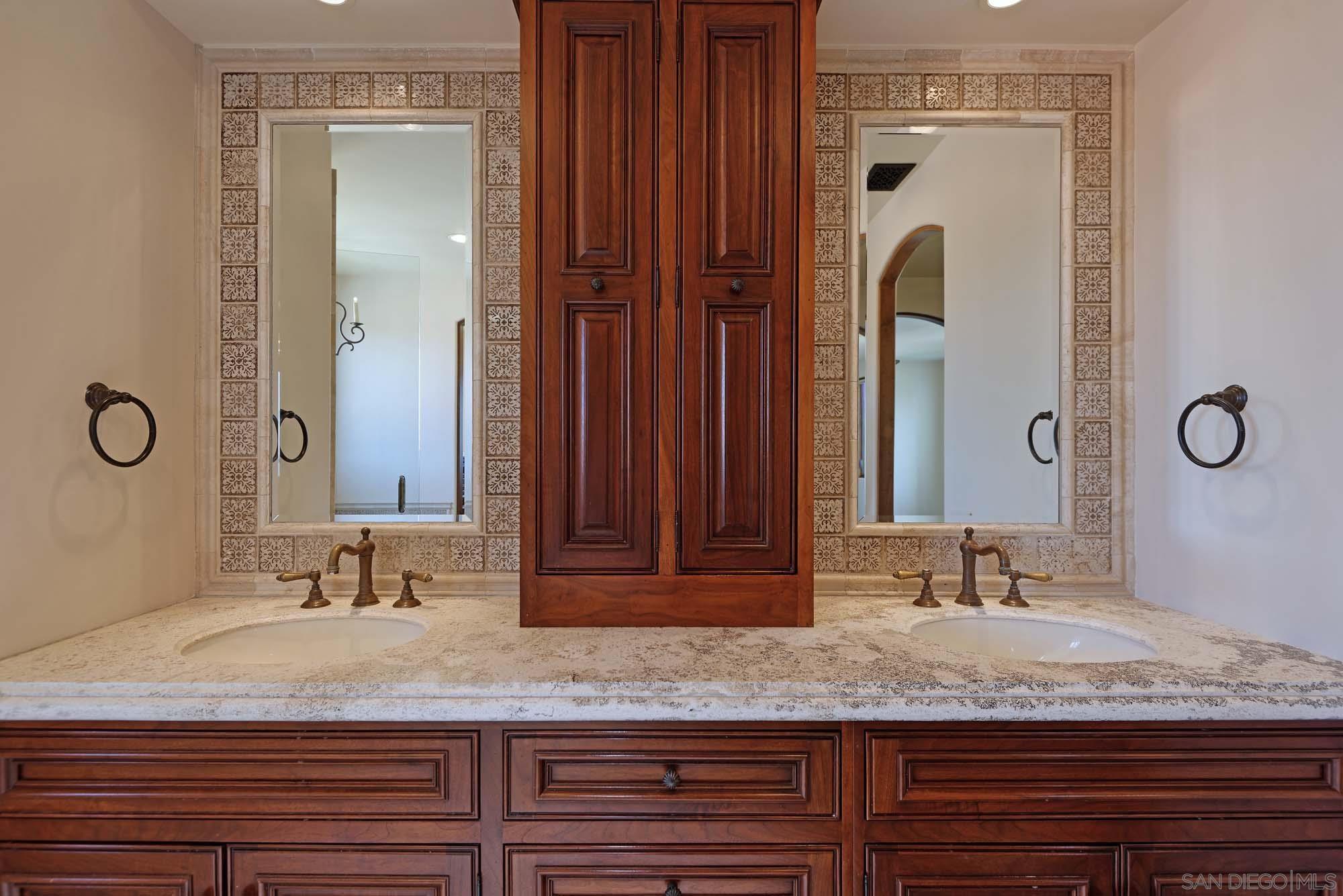 Detail Gallery Image 20 of 29 For 1908  Hypatia Way, La Jolla,  CA 92037 - 3 Beds | 2/1 Baths