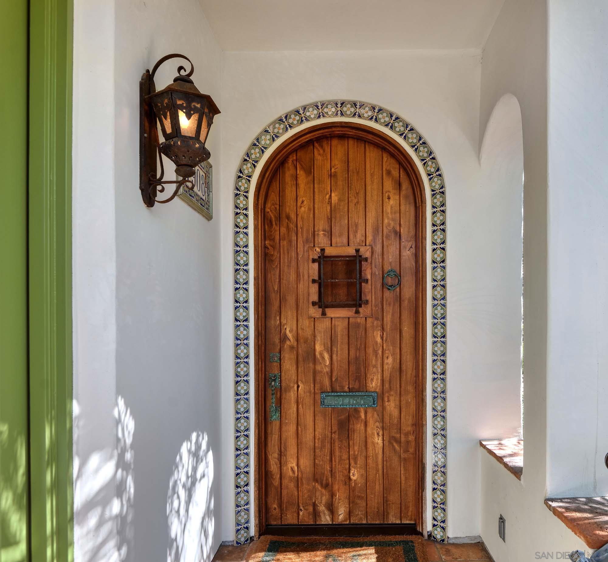 Detail Gallery Image 6 of 29 For 1908  Hypatia Way, La Jolla,  CA 92037 - 3 Beds | 2/1 Baths