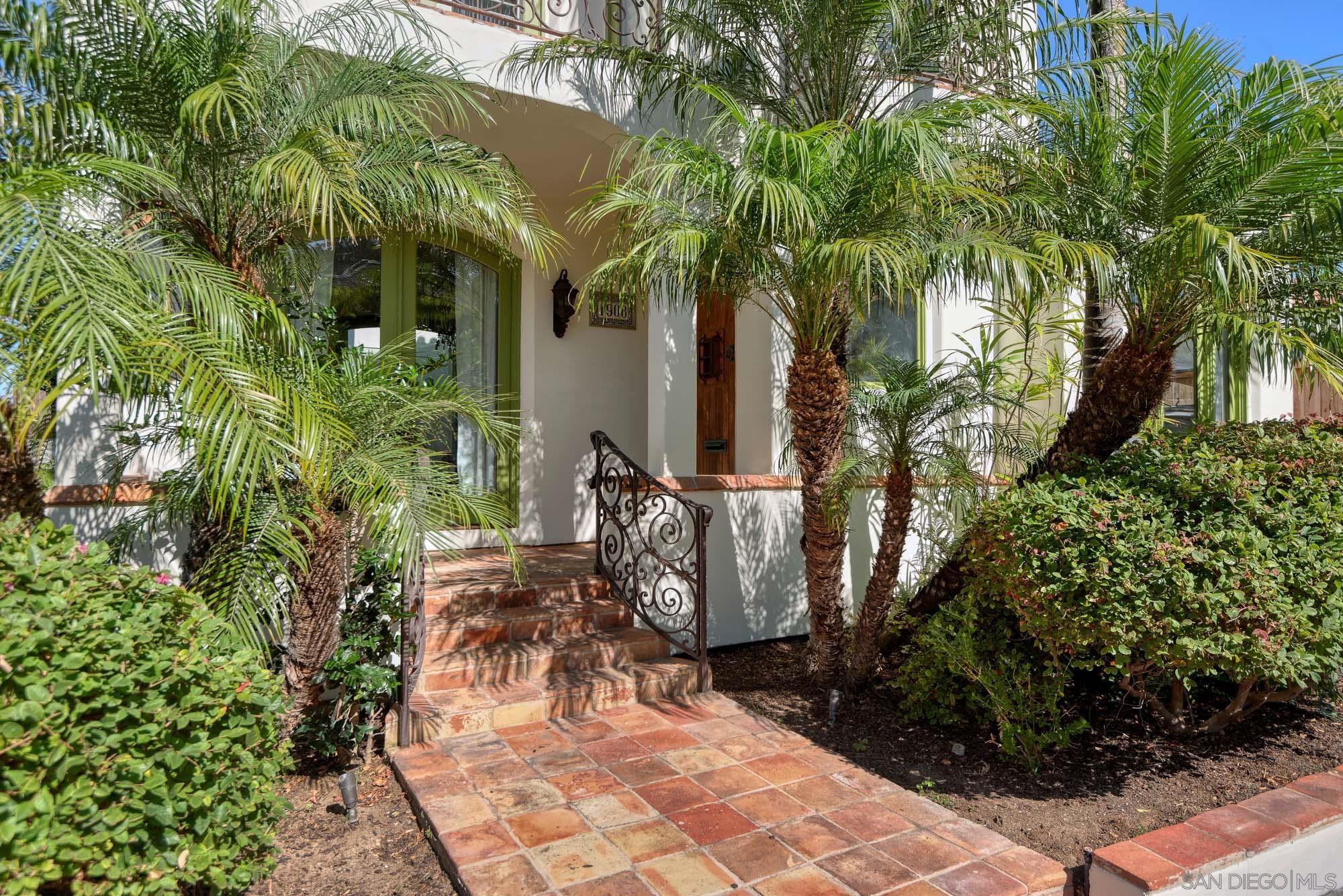 Detail Gallery Image 7 of 29 For 1908  Hypatia Way, La Jolla,  CA 92037 - 3 Beds | 2/1 Baths