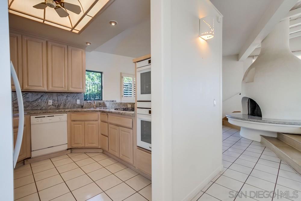 Detail Gallery Image 12 of 45 For 1145  La Jolla Rancho Road, La Jolla,  CA 92037 - 4 Beds | 4 Baths