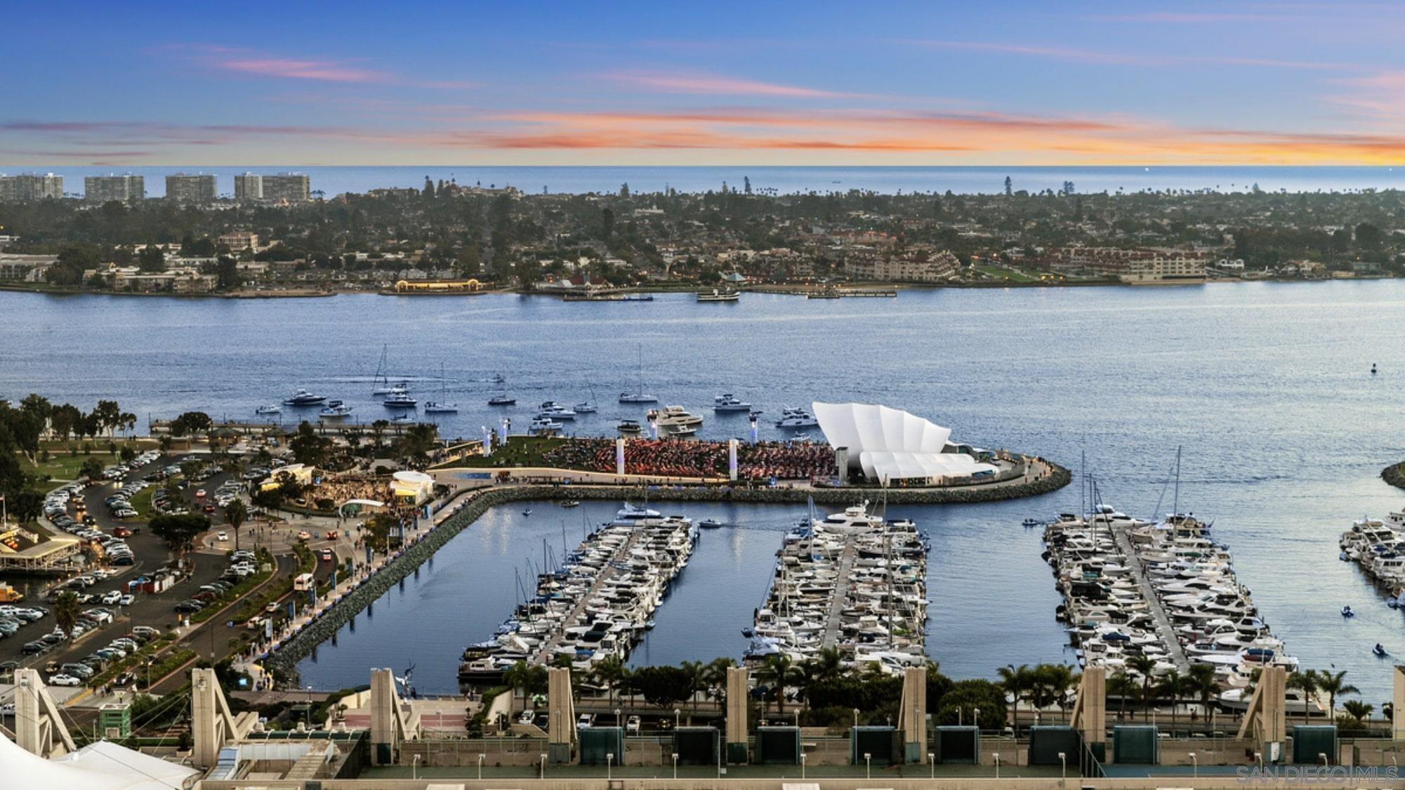 Detail Gallery Image 7 of 42 For 200  Harbor Dr  2902, San Diego,  CA 92101 - 2 Beds | 2 Baths