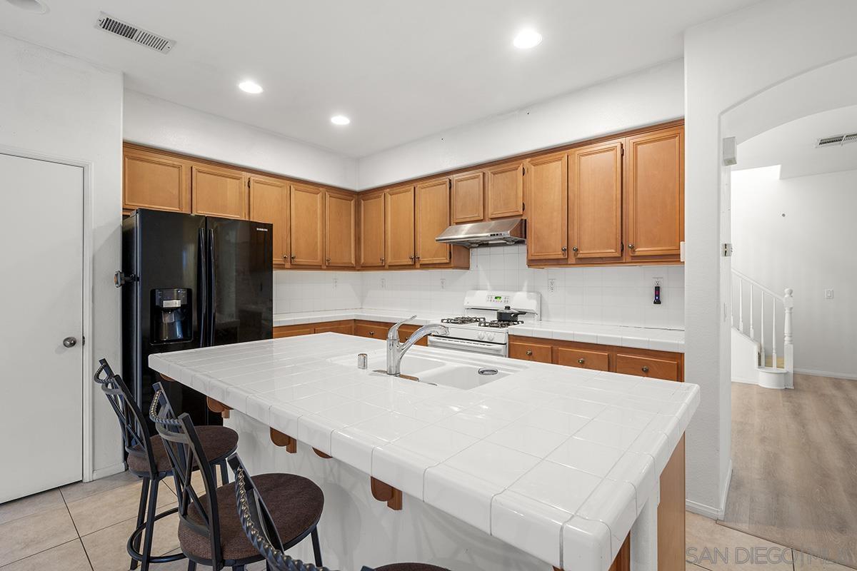 Detail Gallery Image 11 of 41 For 1195  Sea Strand Ln, San Diego,  CA 92154 - 4 Beds | 3 Baths