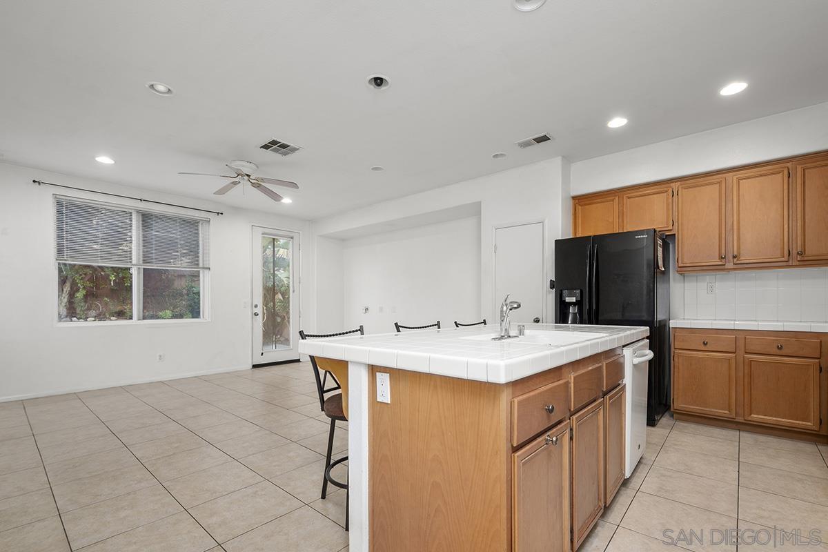 Detail Gallery Image 16 of 41 For 1195  Sea Strand Ln, San Diego,  CA 92154 - 4 Beds | 3 Baths