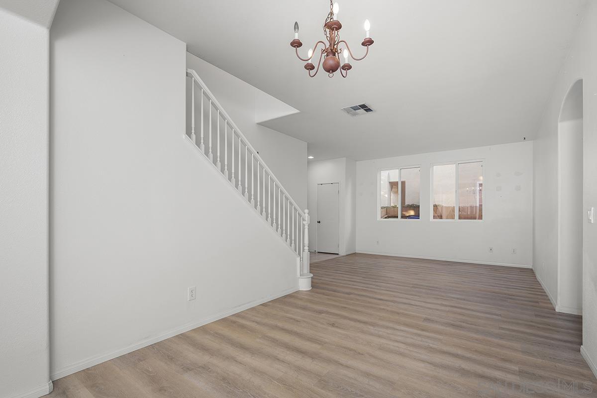 Detail Gallery Image 8 of 41 For 1195  Sea Strand Ln, San Diego,  CA 92154 - 4 Beds | 3 Baths