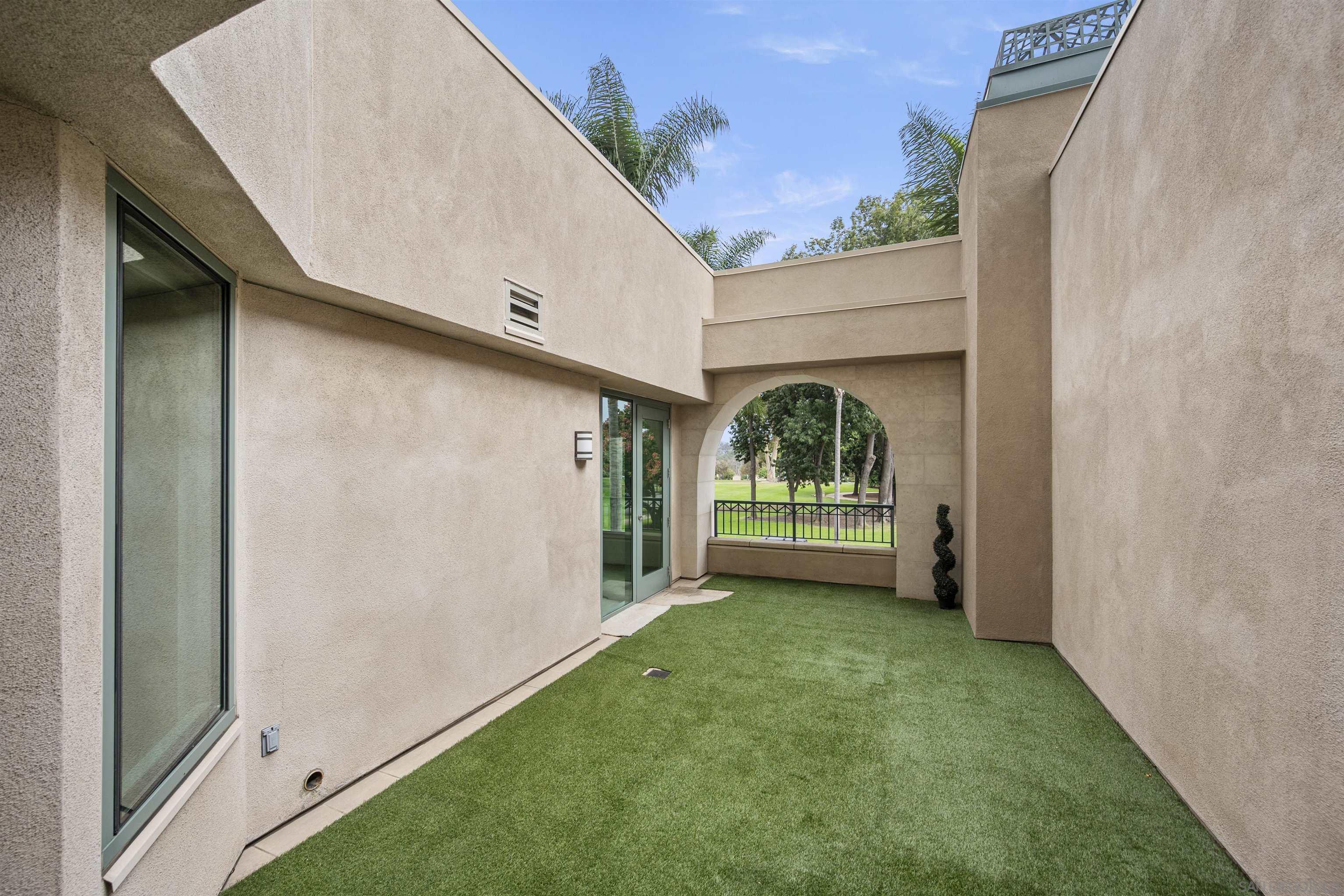 Detail Gallery Image 23 of 53 For 2500  6th Ave.  Th03, San Diego,  CA 92103 - 3 Beds | 2/1 Baths