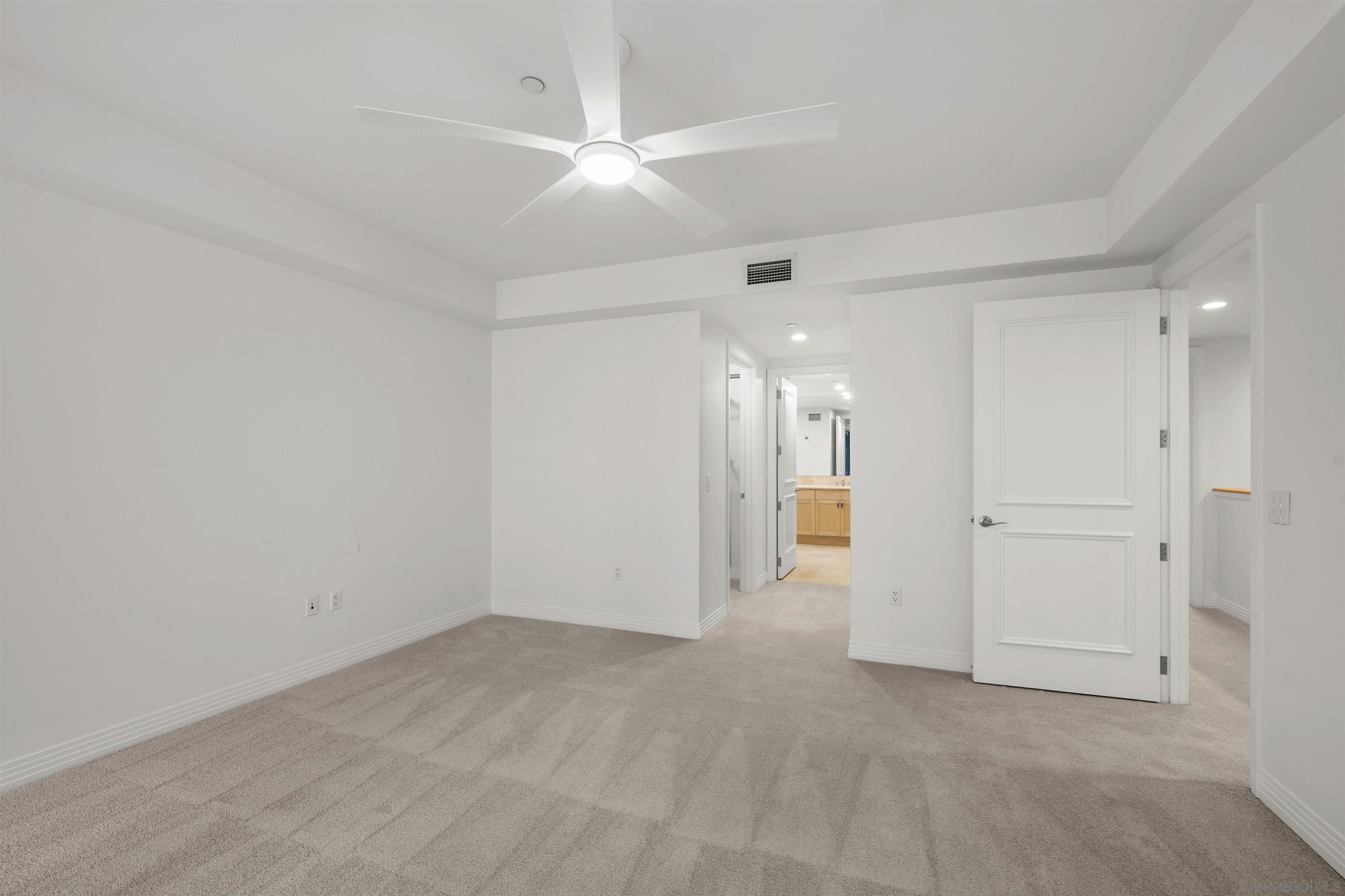 Detail Gallery Image 26 of 53 For 2500  6th Ave.  Th03, San Diego,  CA 92103 - 3 Beds | 2/1 Baths