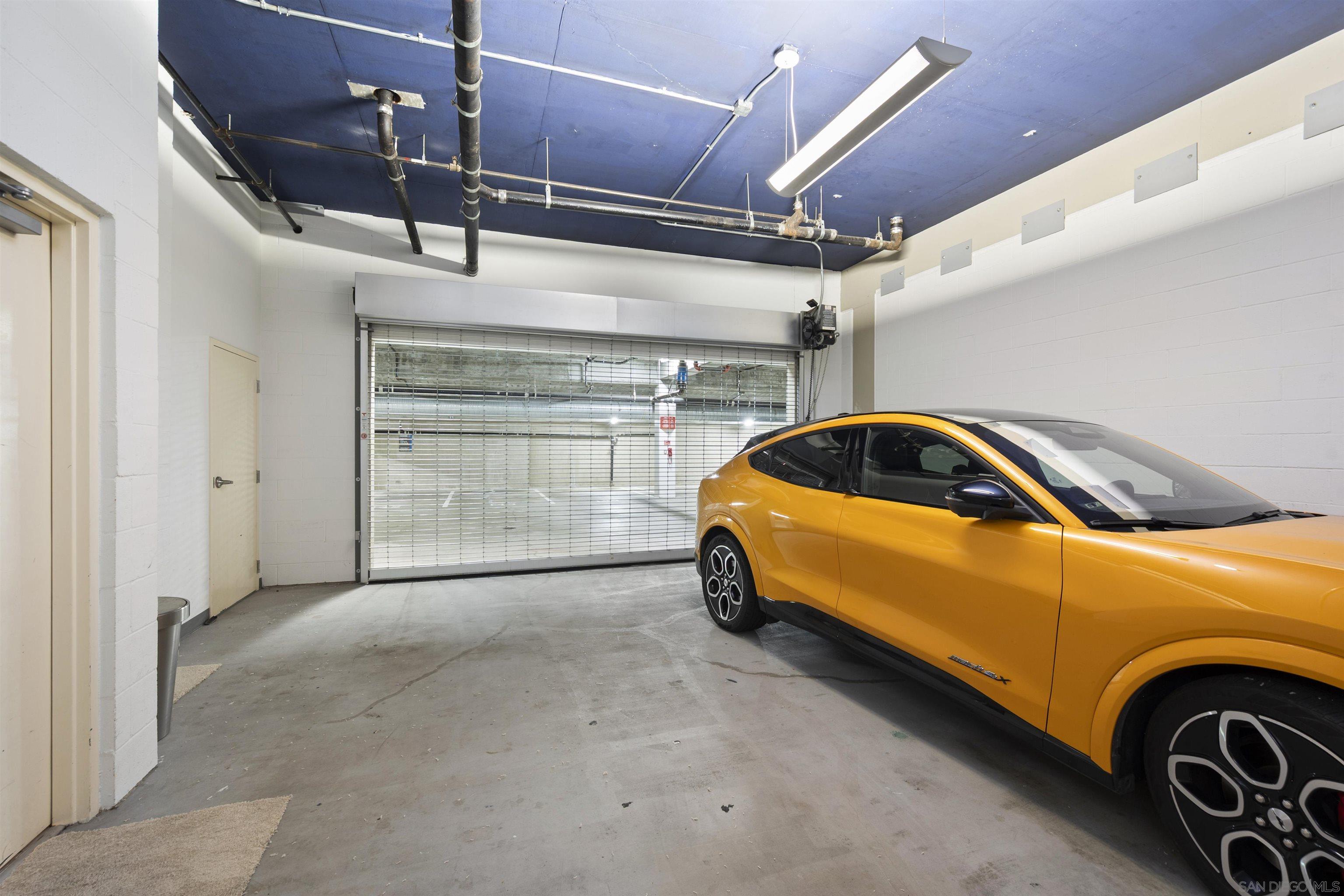 Detail Gallery Image 39 of 53 For 2500  6th Ave.  Th03, San Diego,  CA 92103 - 3 Beds | 2/1 Baths