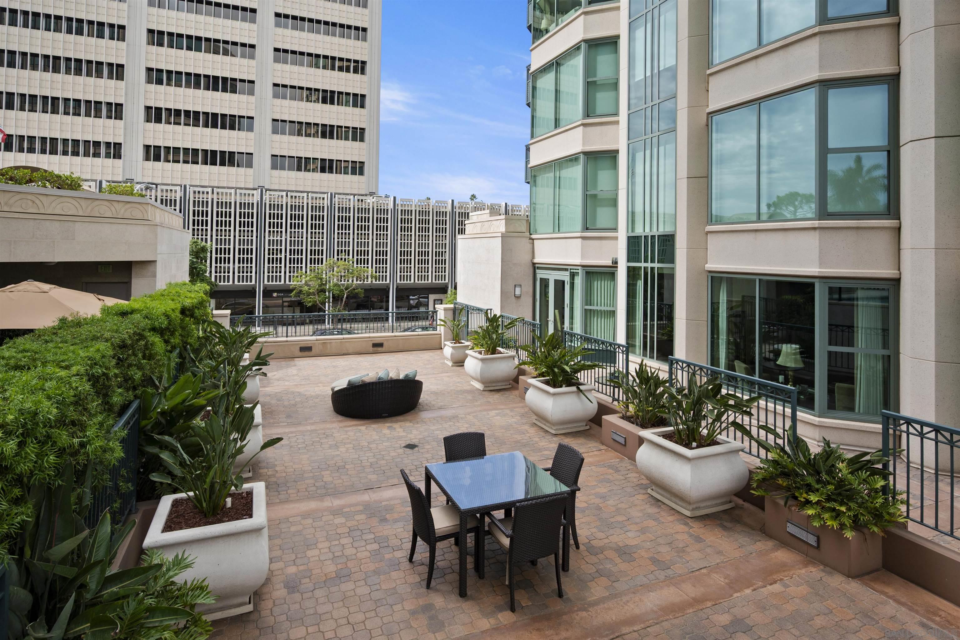 Detail Gallery Image 43 of 53 For 2500  6th Ave.  Th03, San Diego,  CA 92103 - 3 Beds | 2/1 Baths