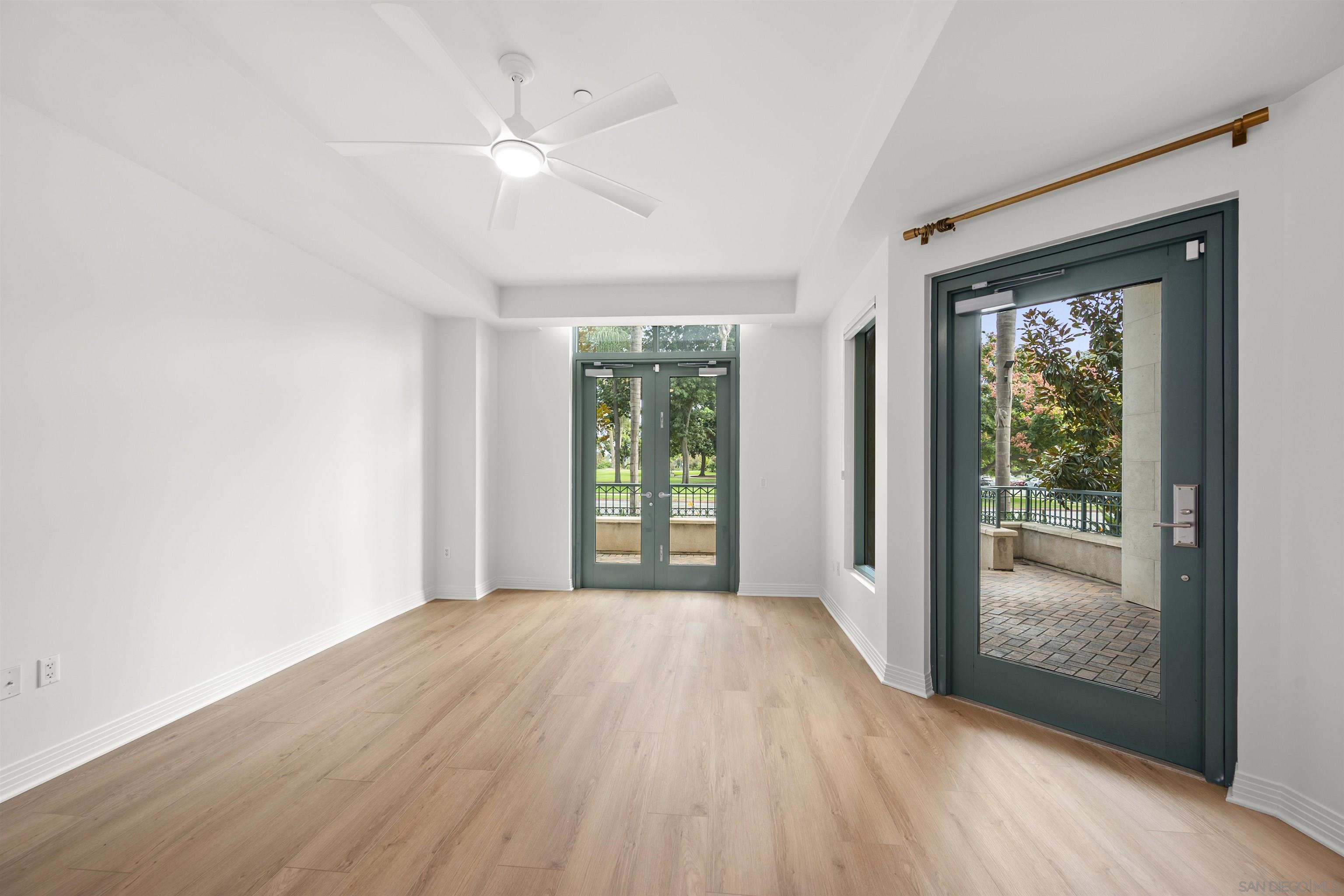 Detail Gallery Image 9 of 53 For 2500  6th Ave.  Th03, San Diego,  CA 92103 - 3 Beds | 2/1 Baths