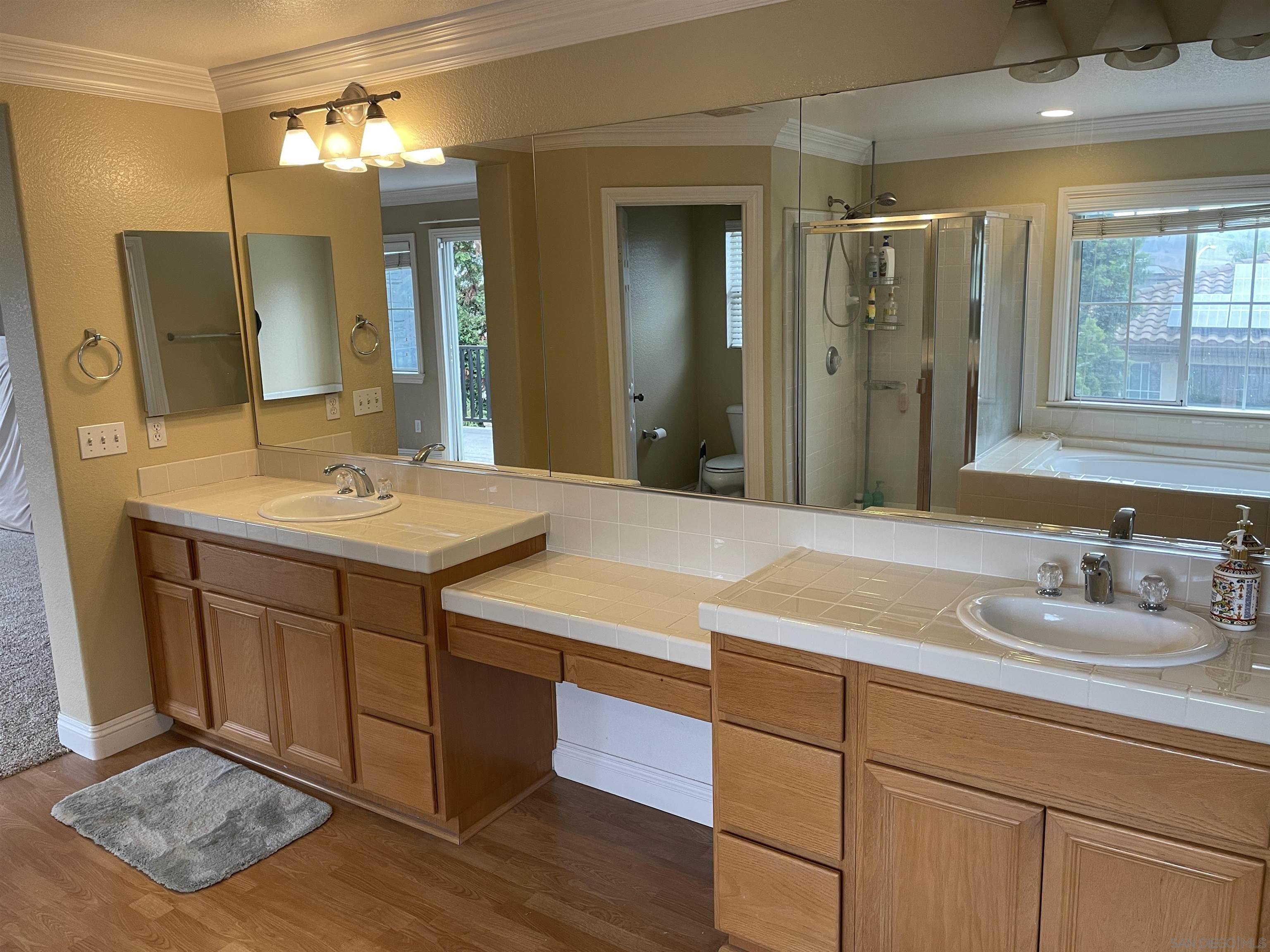 Detail Gallery Image 21 of 28 For 1109  Bells Drive, Oceanside,  CA 92057 - 5 Beds | 4 Baths