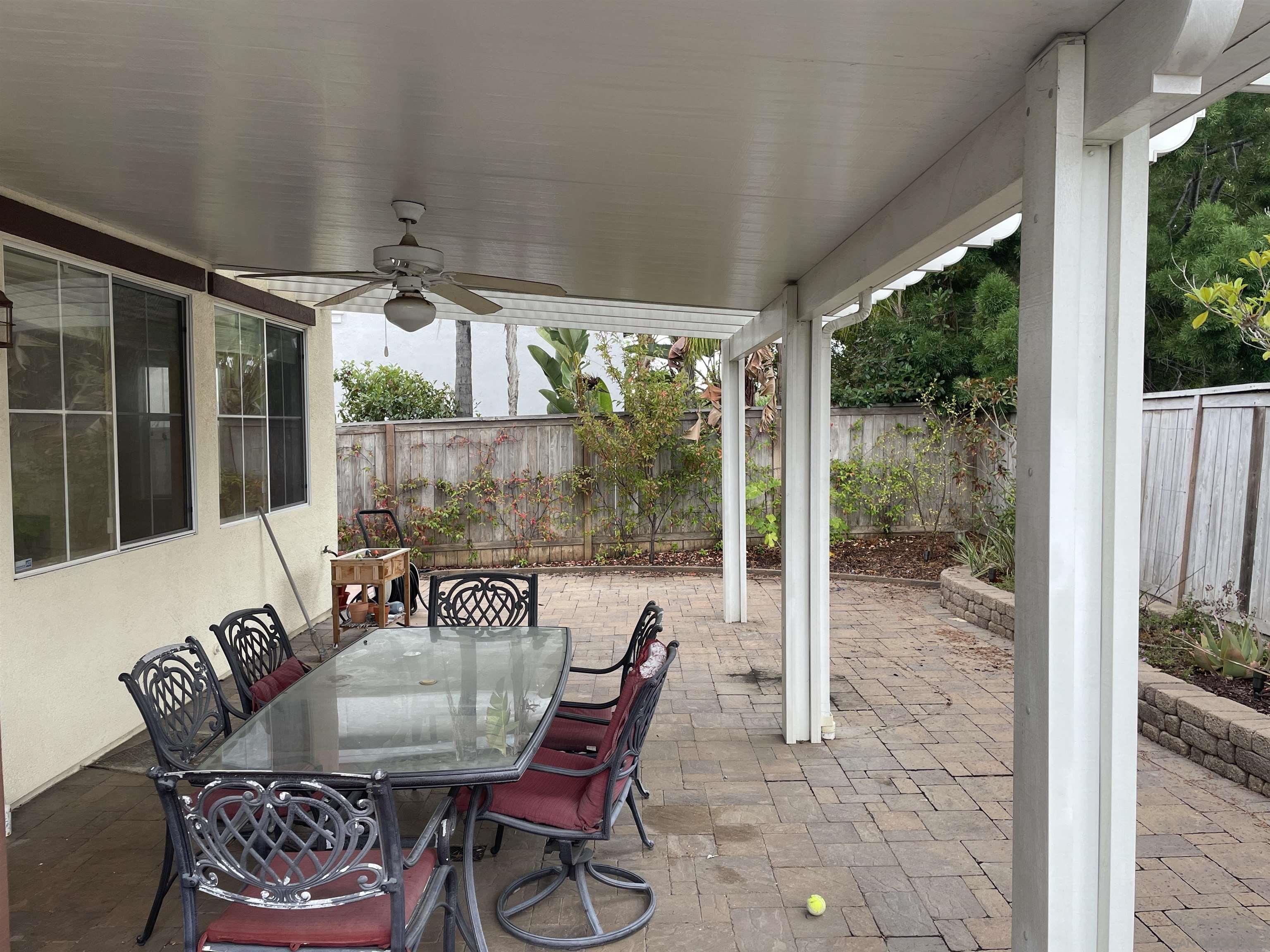 Detail Gallery Image 23 of 28 For 1109  Bells Drive, Oceanside,  CA 92057 - 5 Beds | 4 Baths