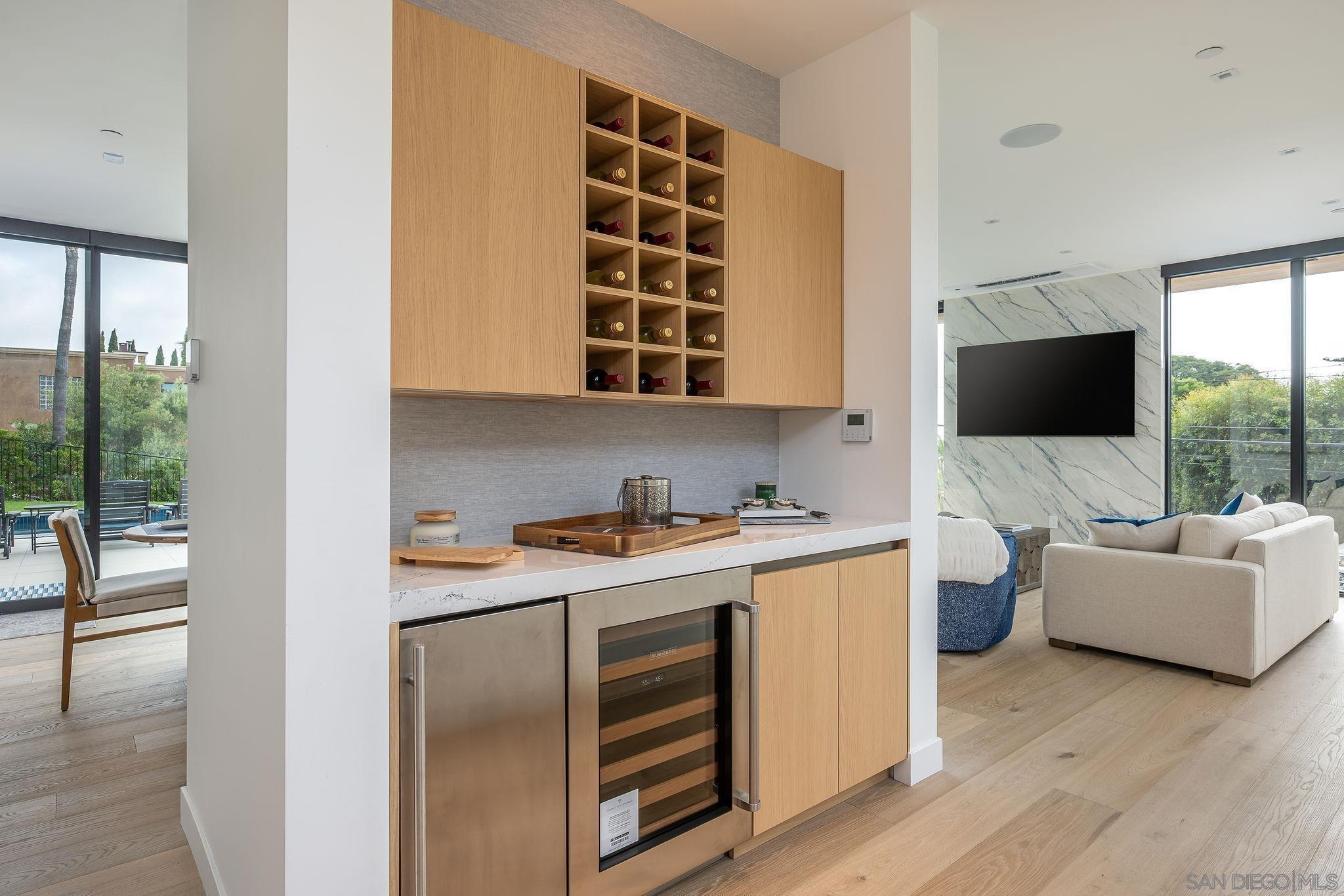 Detail Gallery Image 13 of 39 For 1605  Burgundy Rd, Encinitas,  CA 92024 - 4 Beds | 4/1 Baths