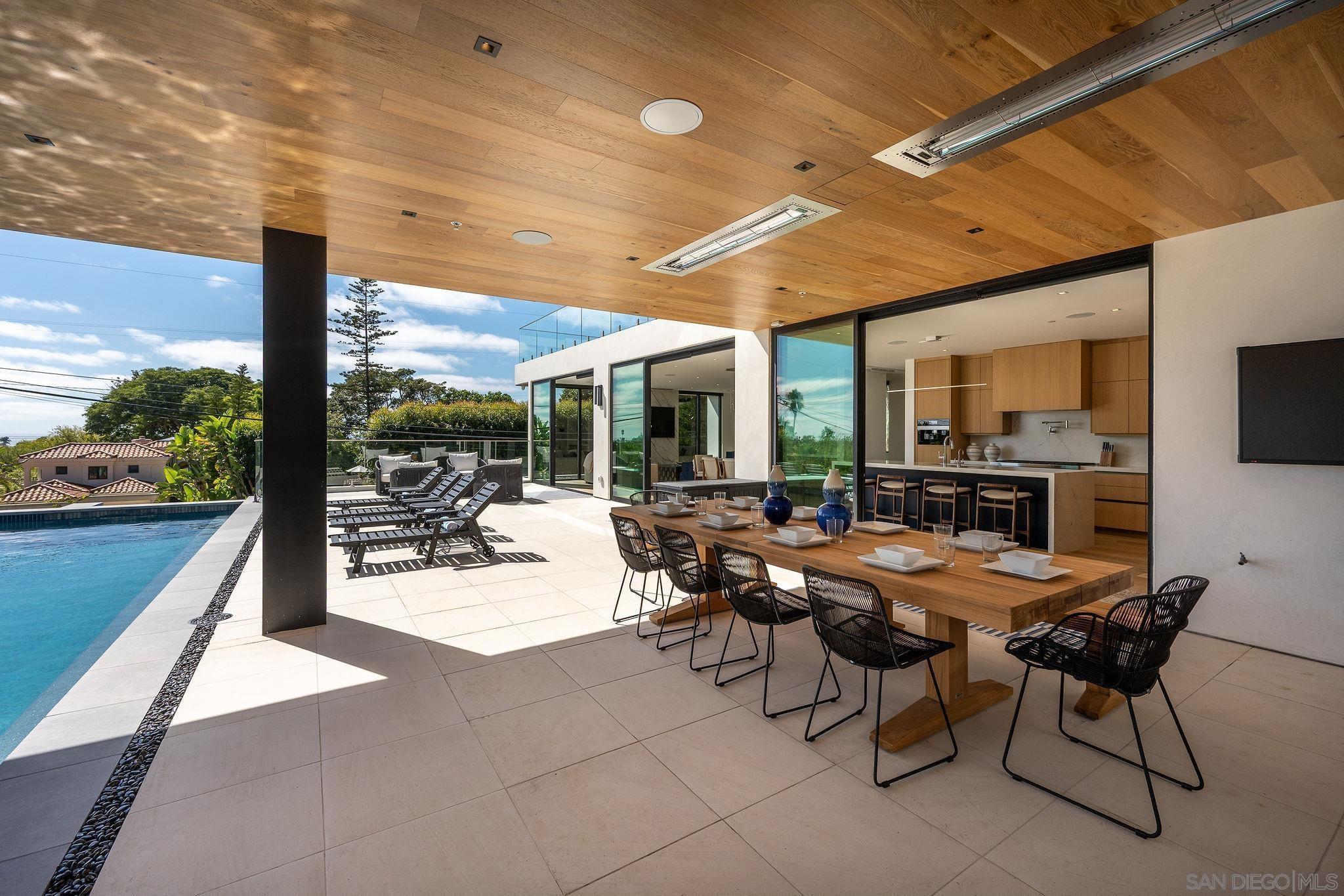 Detail Gallery Image 19 of 39 For 1605  Burgundy Rd, Encinitas,  CA 92024 - 4 Beds | 4/1 Baths