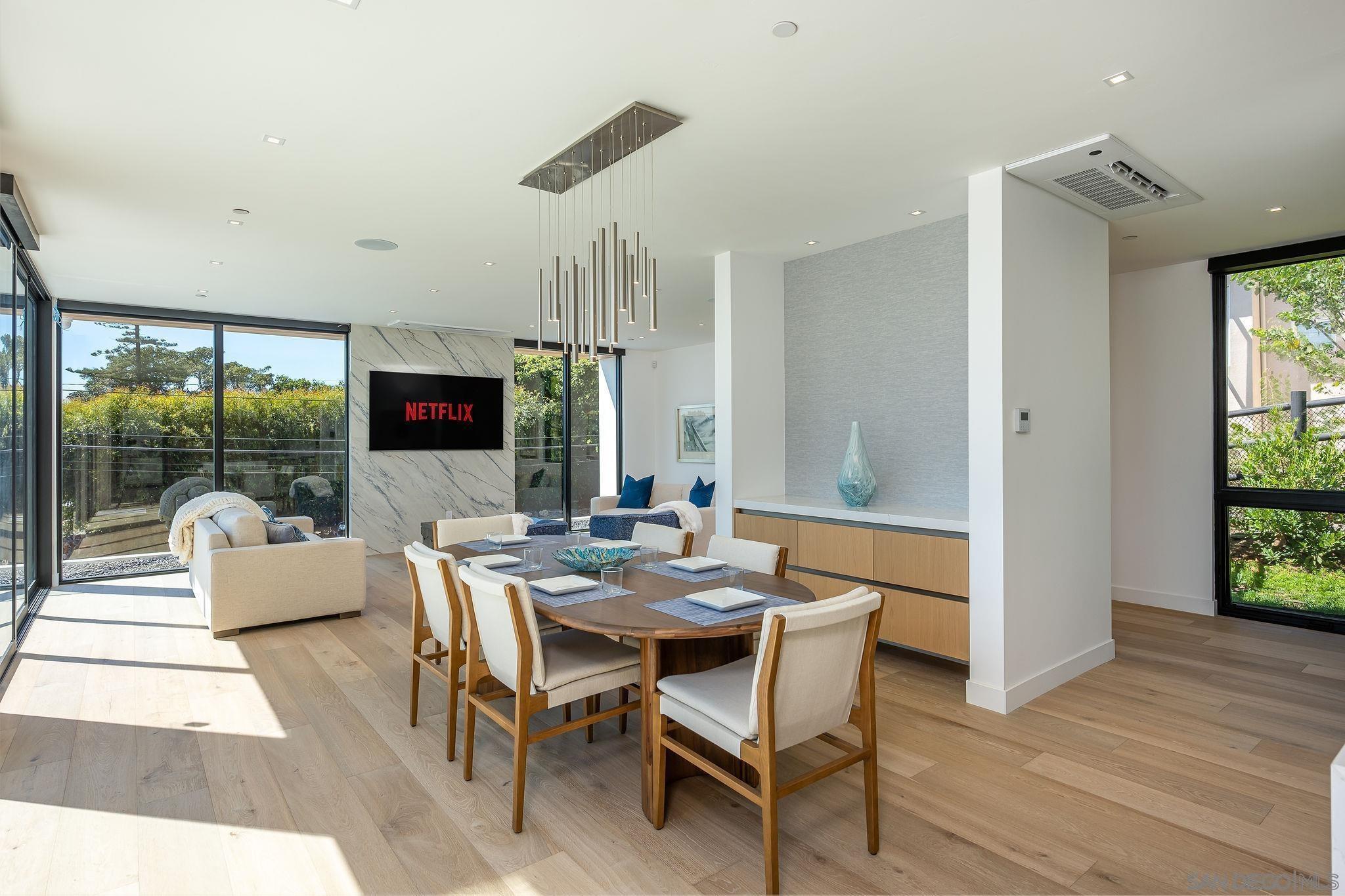 Detail Gallery Image 10 of 39 For 1605  Burgundy Rd, Encinitas,  CA 92024 - 4 Beds | 4/1 Baths