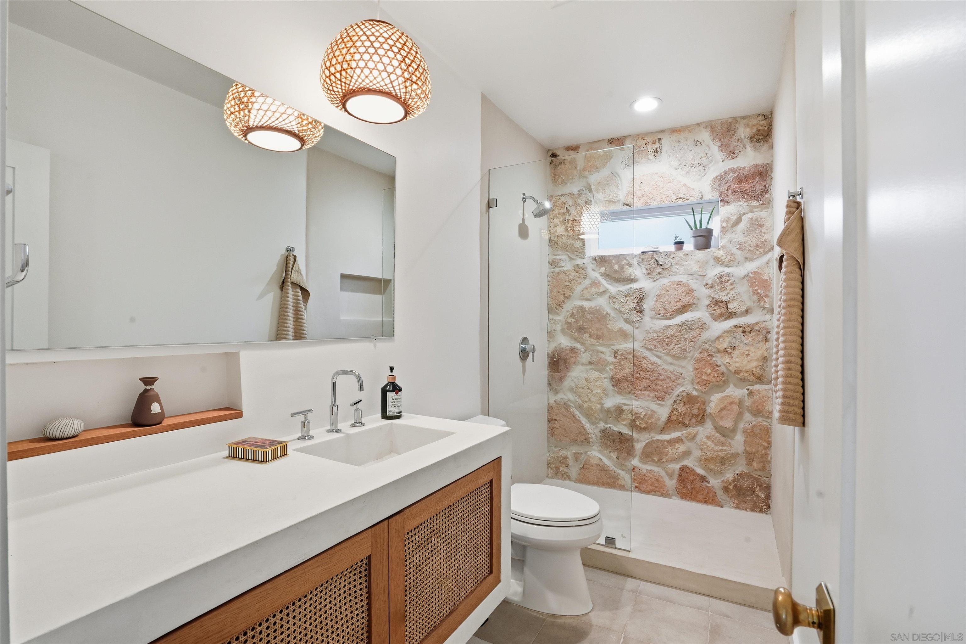 Detail Gallery Image 14 of 29 For 3234  Lowry Rd, Los Angeles,  CA 90027 - 4 Beds | 4 Baths