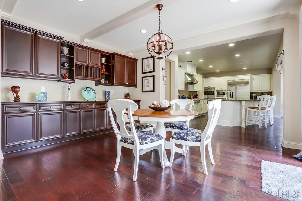 Detail Gallery Image 11 of 36 For 6977  Corte Langosta, Carlsbad,  CA 92009 - 5 Beds | 5/1 Baths