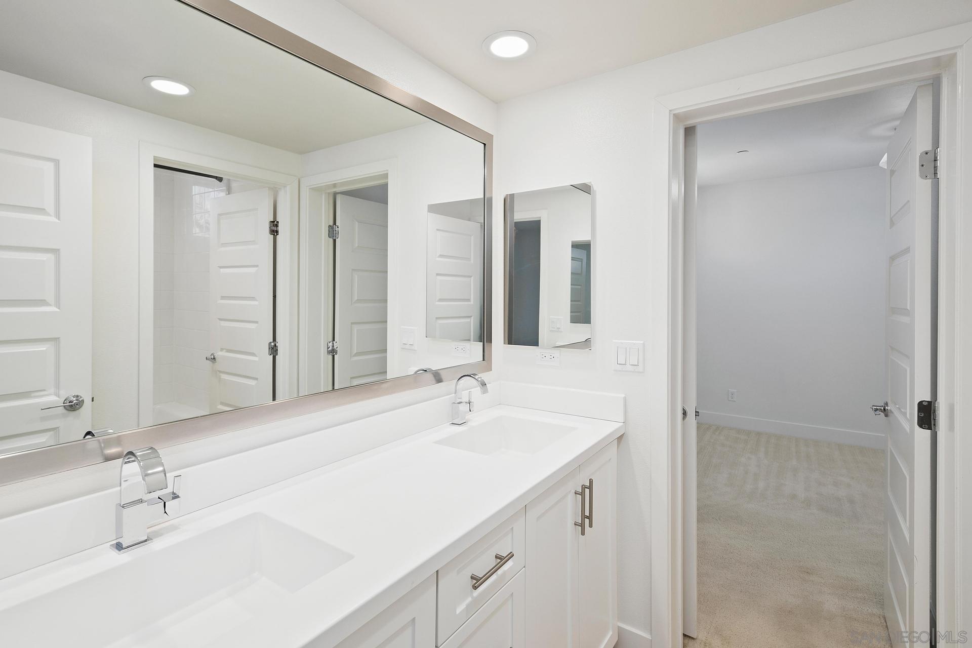 Detail Gallery Image 16 of 22 For 1935  N Vulcan, Encinitas,  CA 92024 - 3 Beds | 2/1 Baths