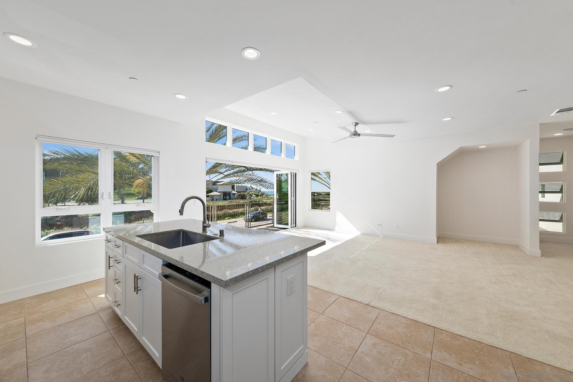 Detail Gallery Image 3 of 22 For 1935  N Vulcan, Encinitas,  CA 92024 - 3 Beds | 2/1 Baths