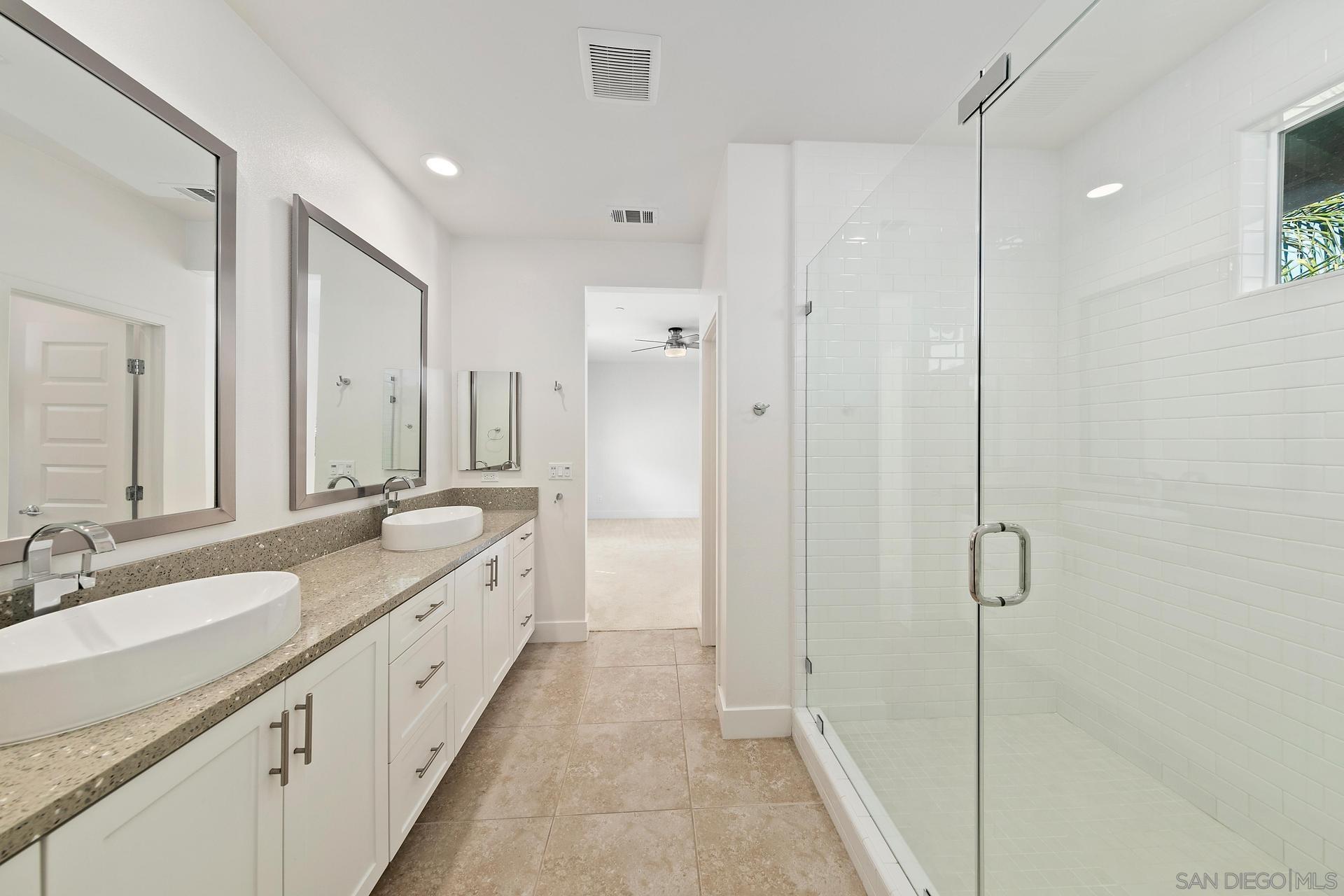 Detail Gallery Image 10 of 22 For 1935  N Vulcan, Encinitas,  CA 92024 - 3 Beds | 2/1 Baths