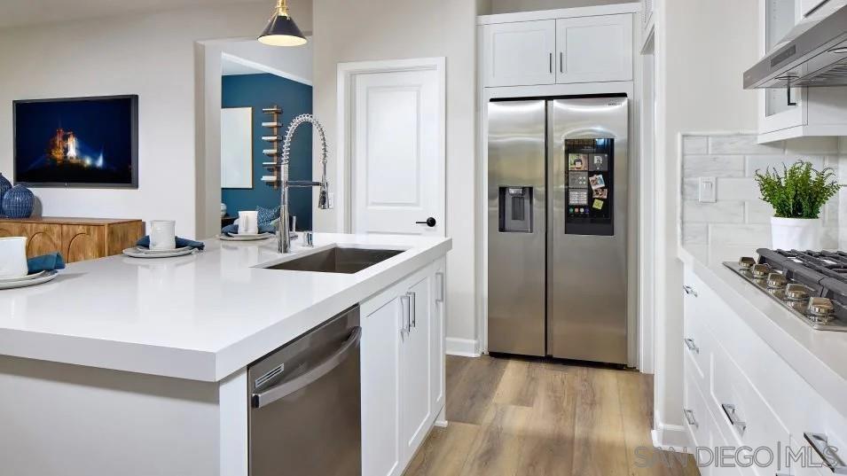 Detail Gallery Image 5 of 23 For 12141  Paxton Way, San Diego,  CA 92129 - 3 Beds | 3 Baths