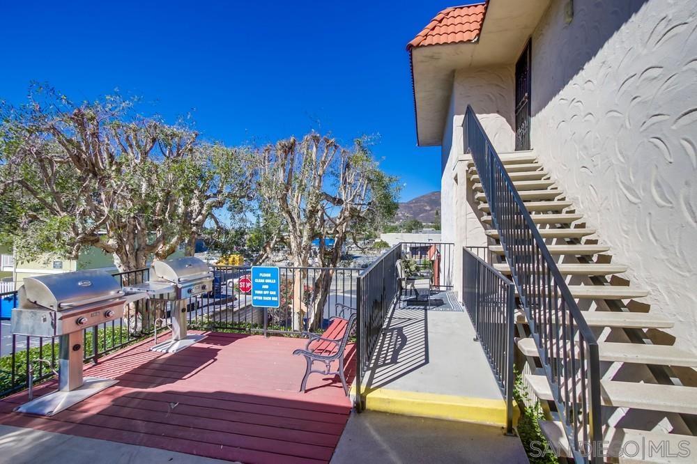 Detail Gallery Image 2 of 33 For 8609  Lake Murray Blvd  #7,  San Diego,  CA 92119 - 2 Beds | 2 Baths