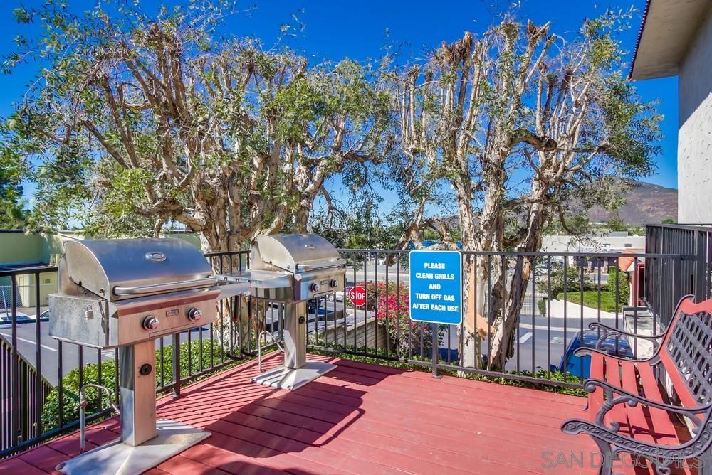 Detail Gallery Image 4 of 33 For 8609  Lake Murray Blvd  #7,  San Diego,  CA 92119 - 2 Beds | 2 Baths