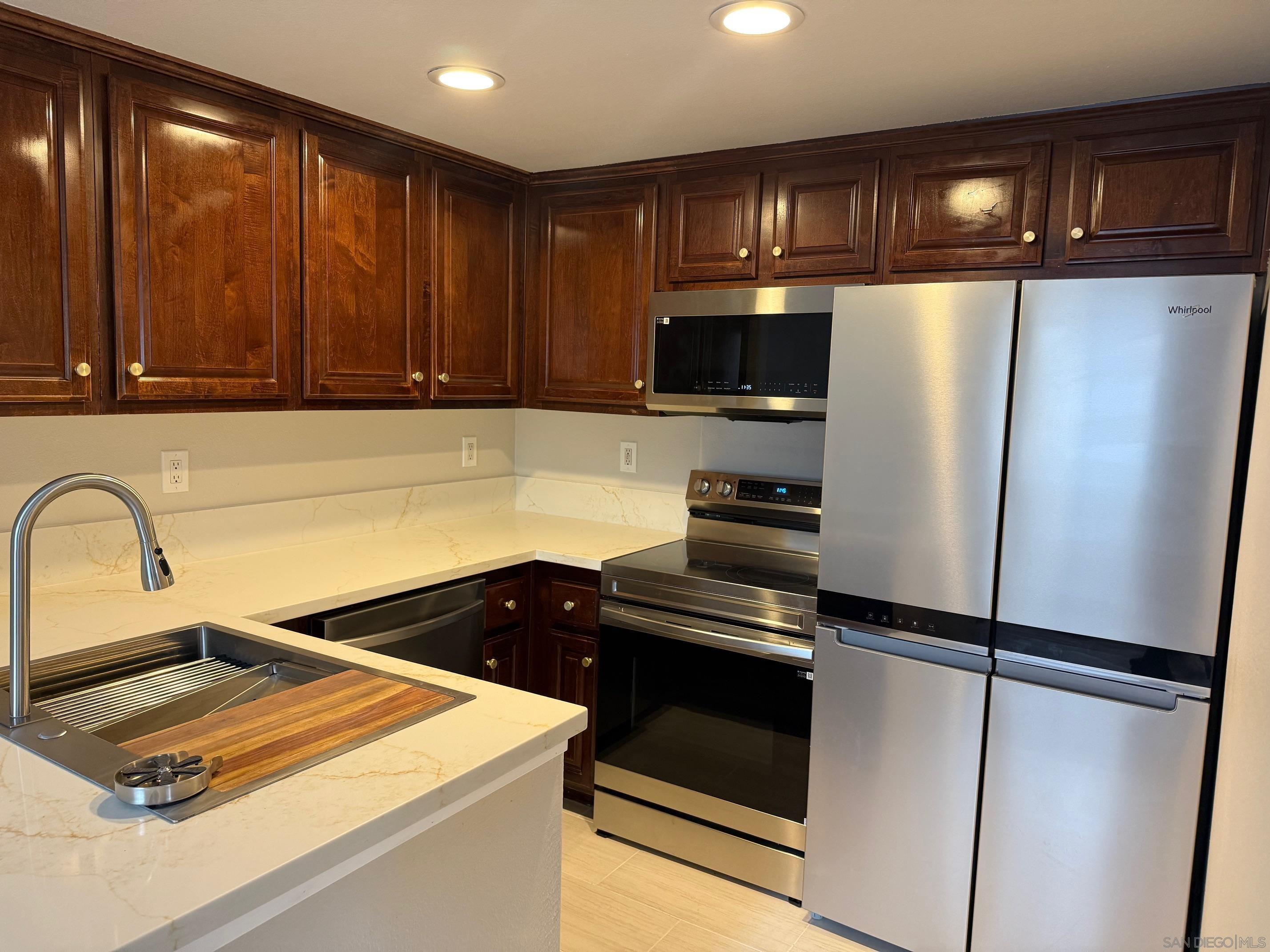 Front Image Thumbnail for SD250042180