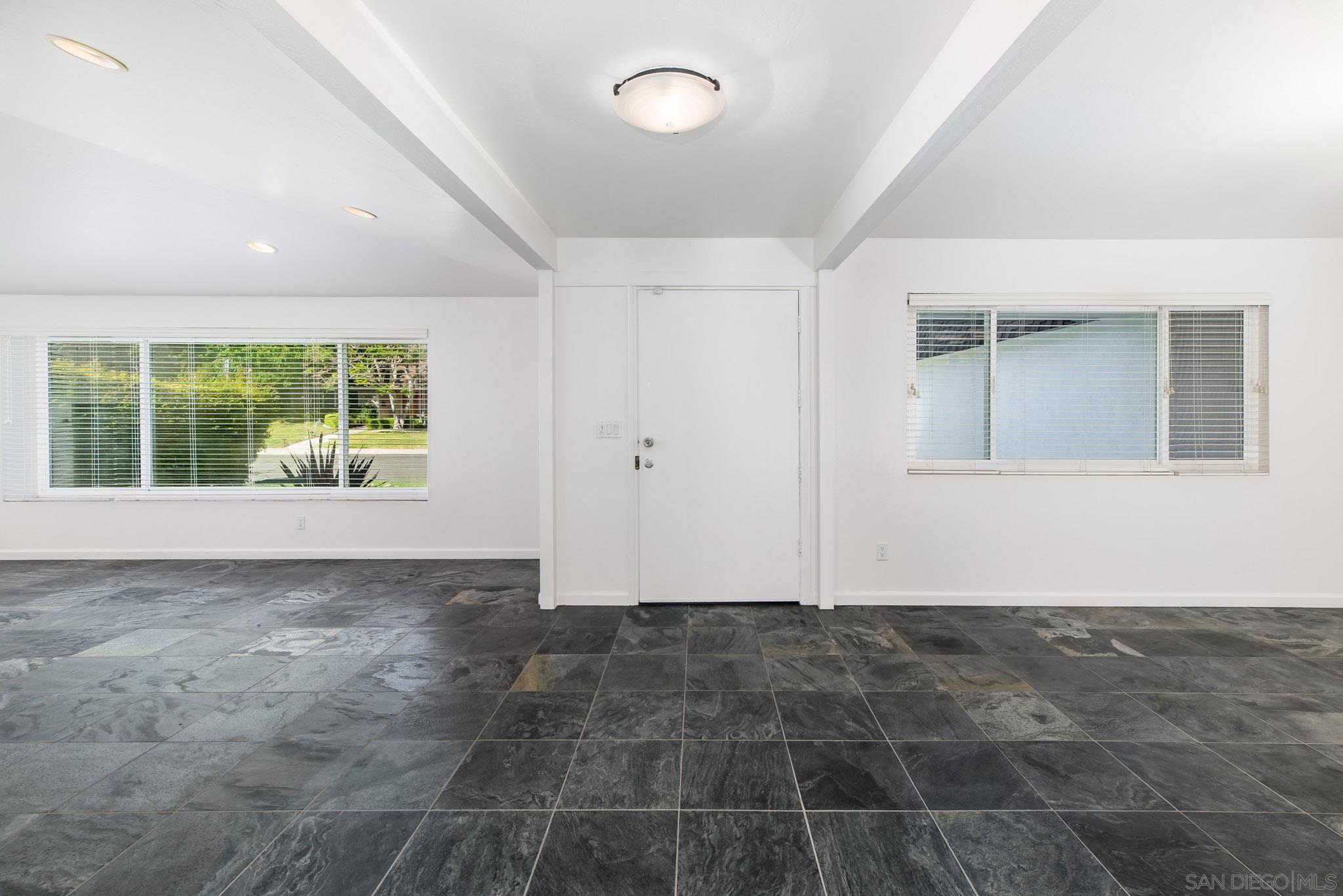 Detail Gallery Image 3 of 25 For 8686  Cliffridge Ave, La Jolla,  CA 92037 - 4 Beds | 3 Baths