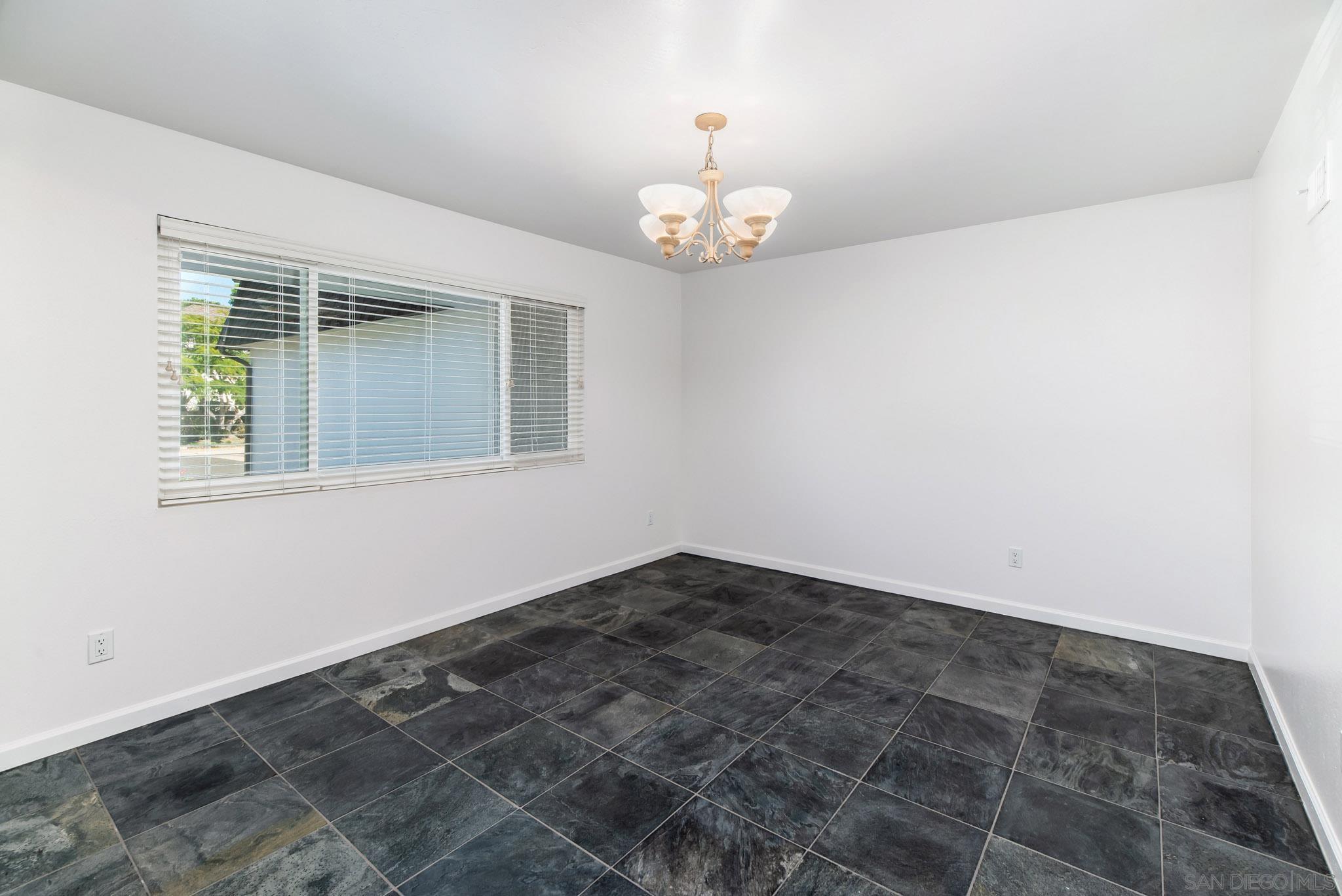 Detail Gallery Image 4 of 25 For 8686  Cliffridge Ave, La Jolla,  CA 92037 - 4 Beds | 3 Baths