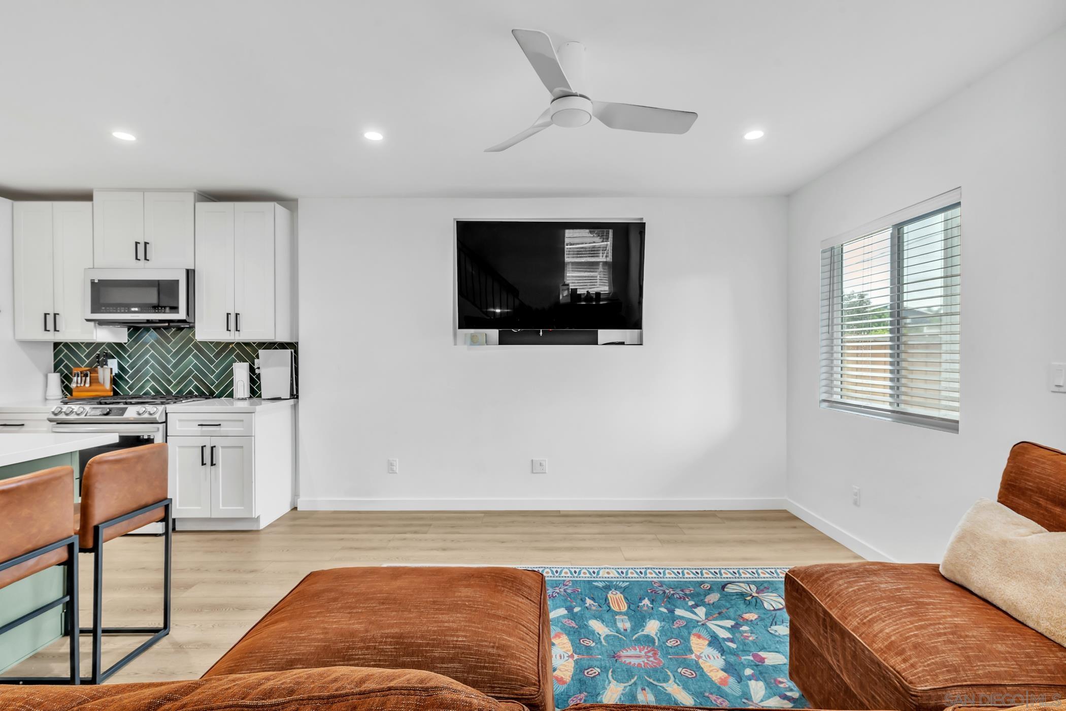 Detail Gallery Image 13 of 48 For 2146  Franklin Ave, San Diego,  CA 92113 - 3 Beds | 2/1 Baths