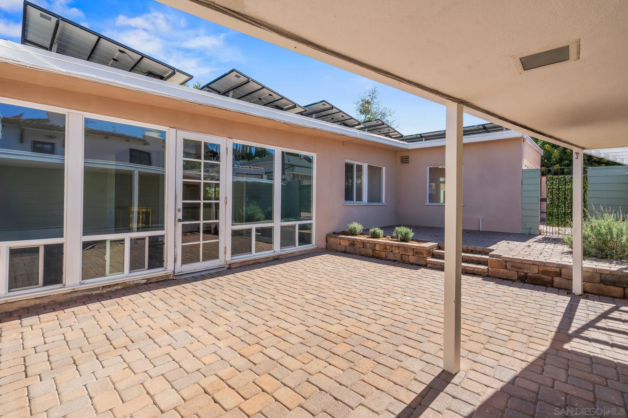 Detail Gallery Image 12 of 30 For 1422  6th Street, Coronado,  CA 92118 - 3 Beds | 2 Baths