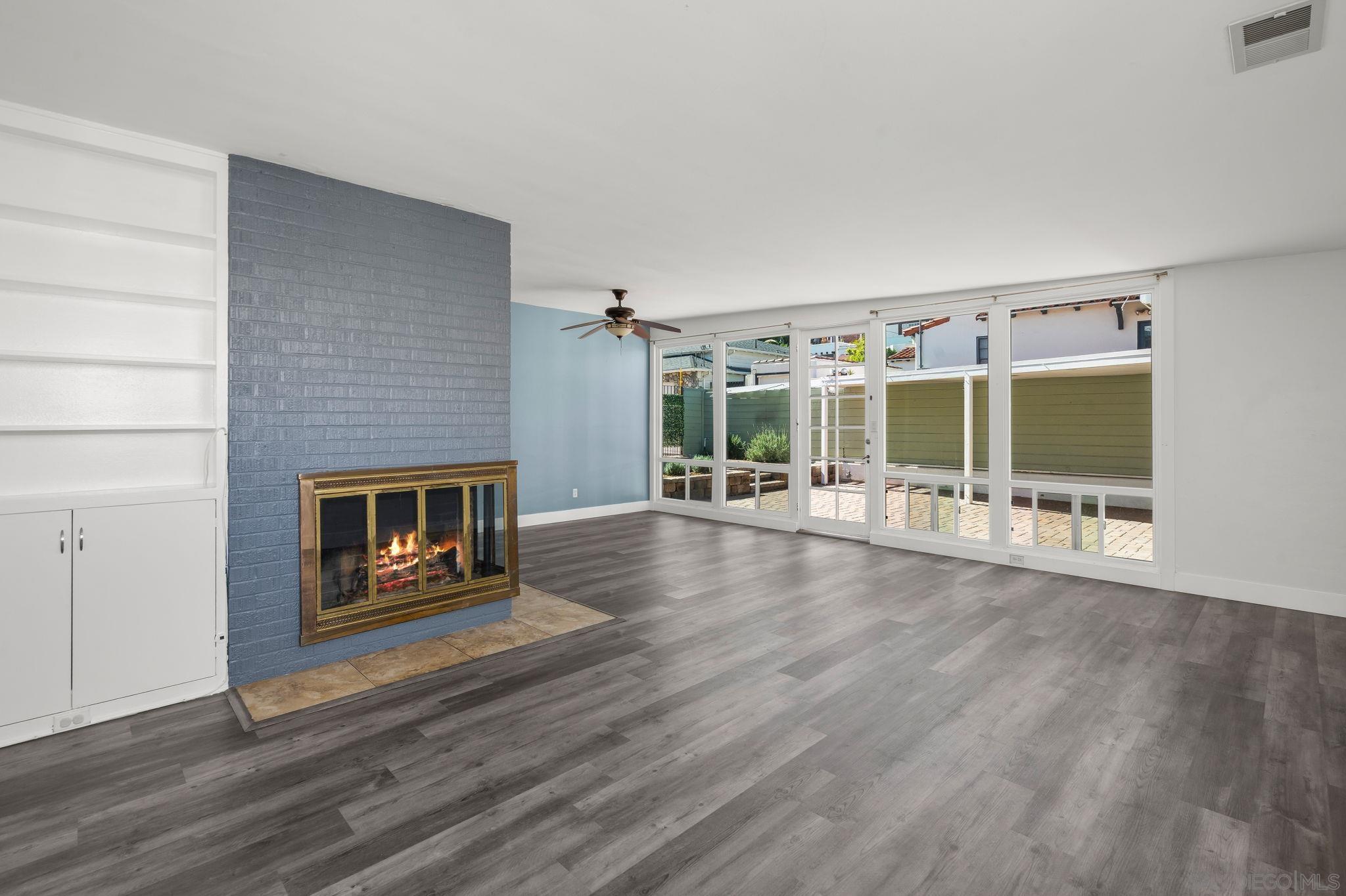 Detail Gallery Image 5 of 30 For 1422  6th Street, Coronado,  CA 92118 - 3 Beds | 2 Baths