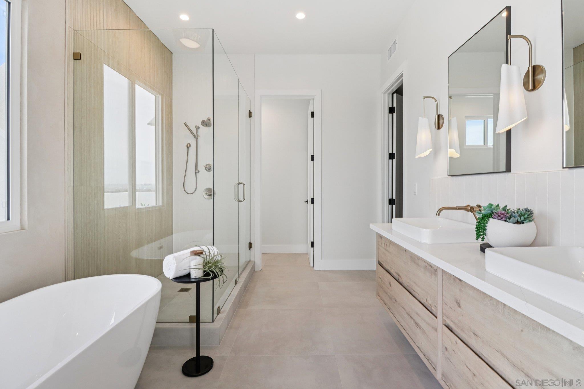 Detail Gallery Image 27 of 75 For 1850  Illion St, San Diego,  CA 92110 - 4 Beds | 3/1 Baths