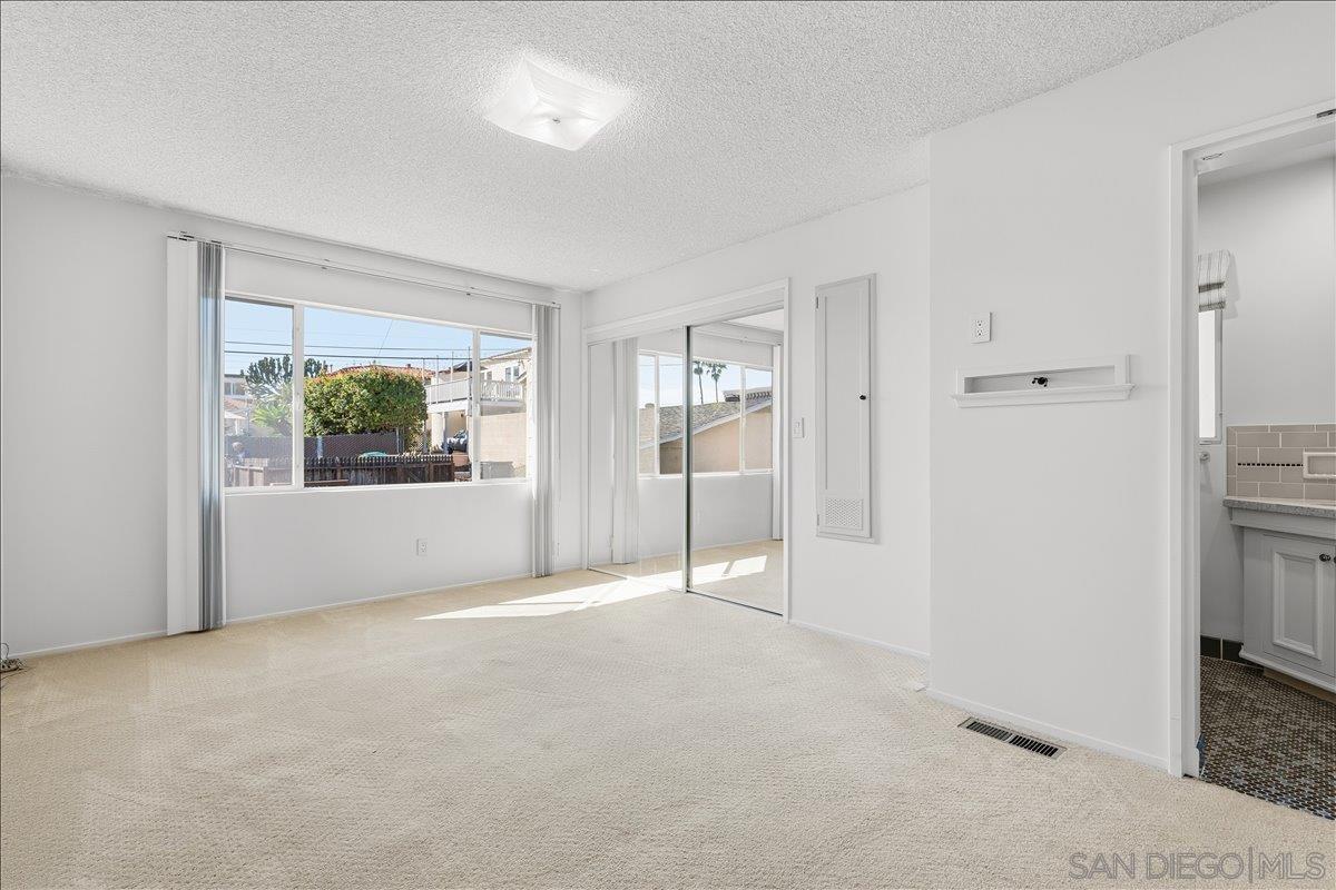 Detail Gallery Image 17 of 29 For 3375  Trumbull St, San Diego,  CA 92106 - 3 Beds | 2 Baths