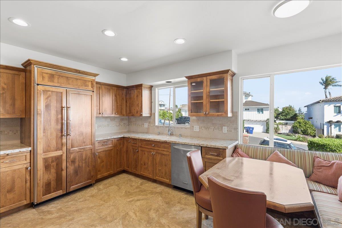 Detail Gallery Image 10 of 29 For 3375  Trumbull St, San Diego,  CA 92106 - 3 Beds | 2 Baths