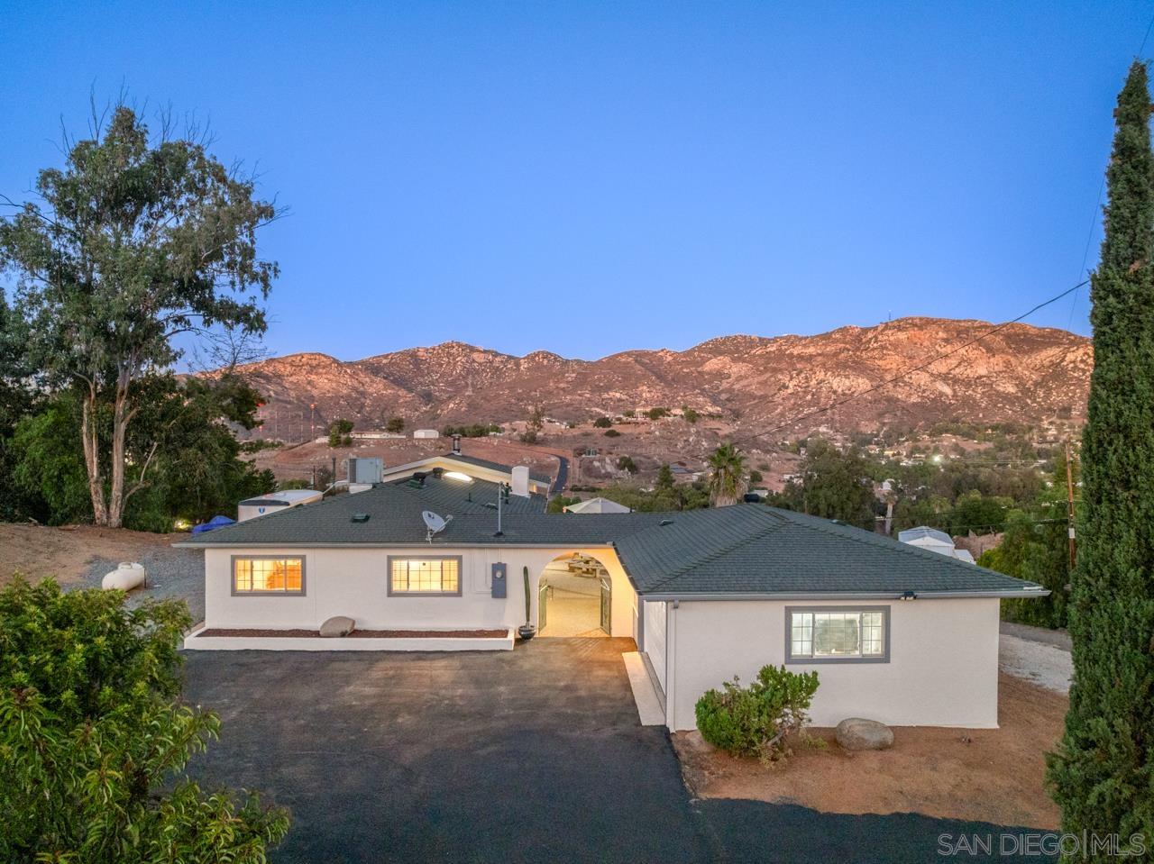 Front Image Thumbnail for SD250042210