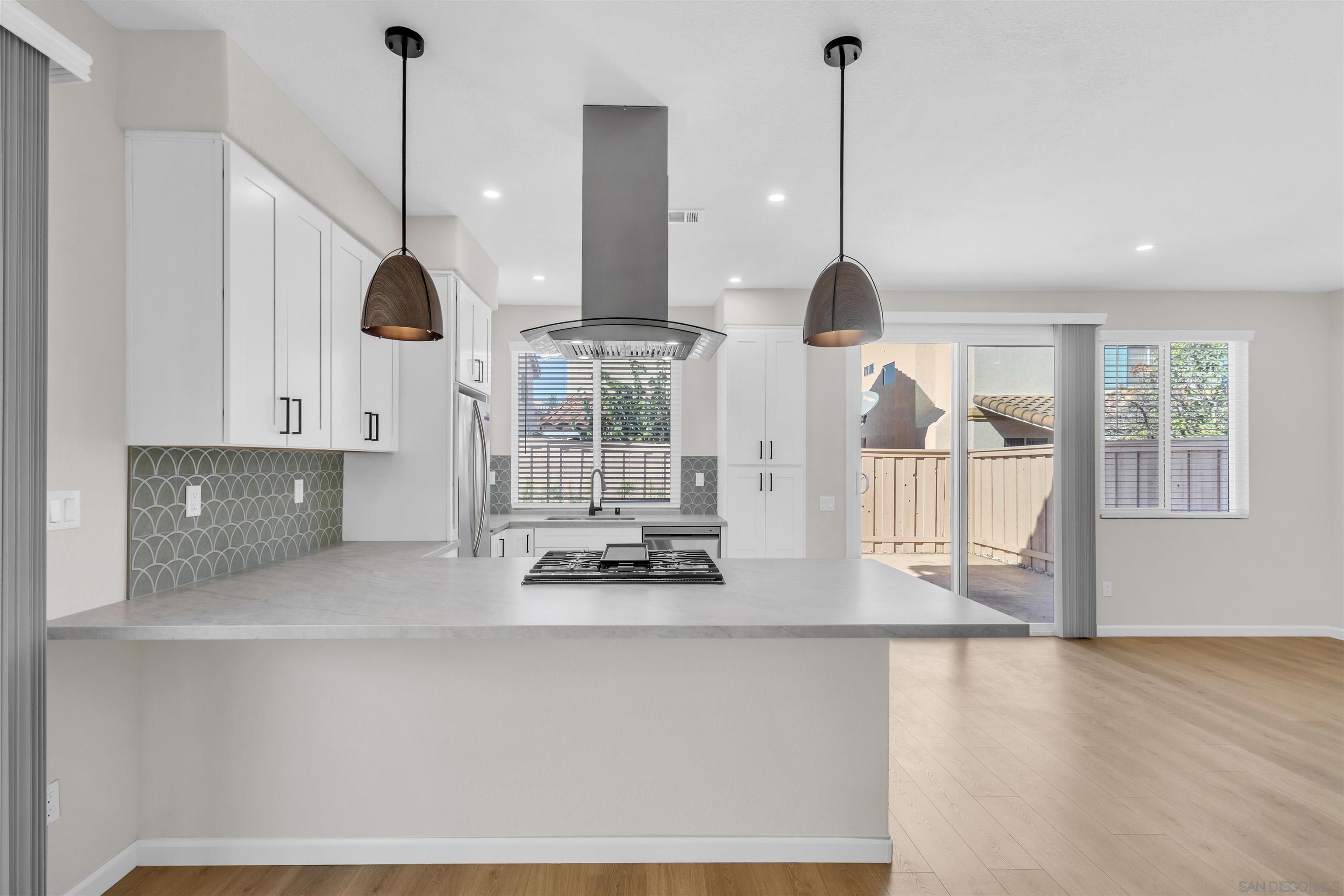 Front Image Thumbnail for SD250042213