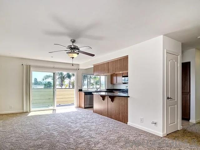 Detail Gallery Image 4 of 11 For 615  Fredricks Ave  #156,  Oceanside,  CA 92058 - 3 Beds | 2 Baths