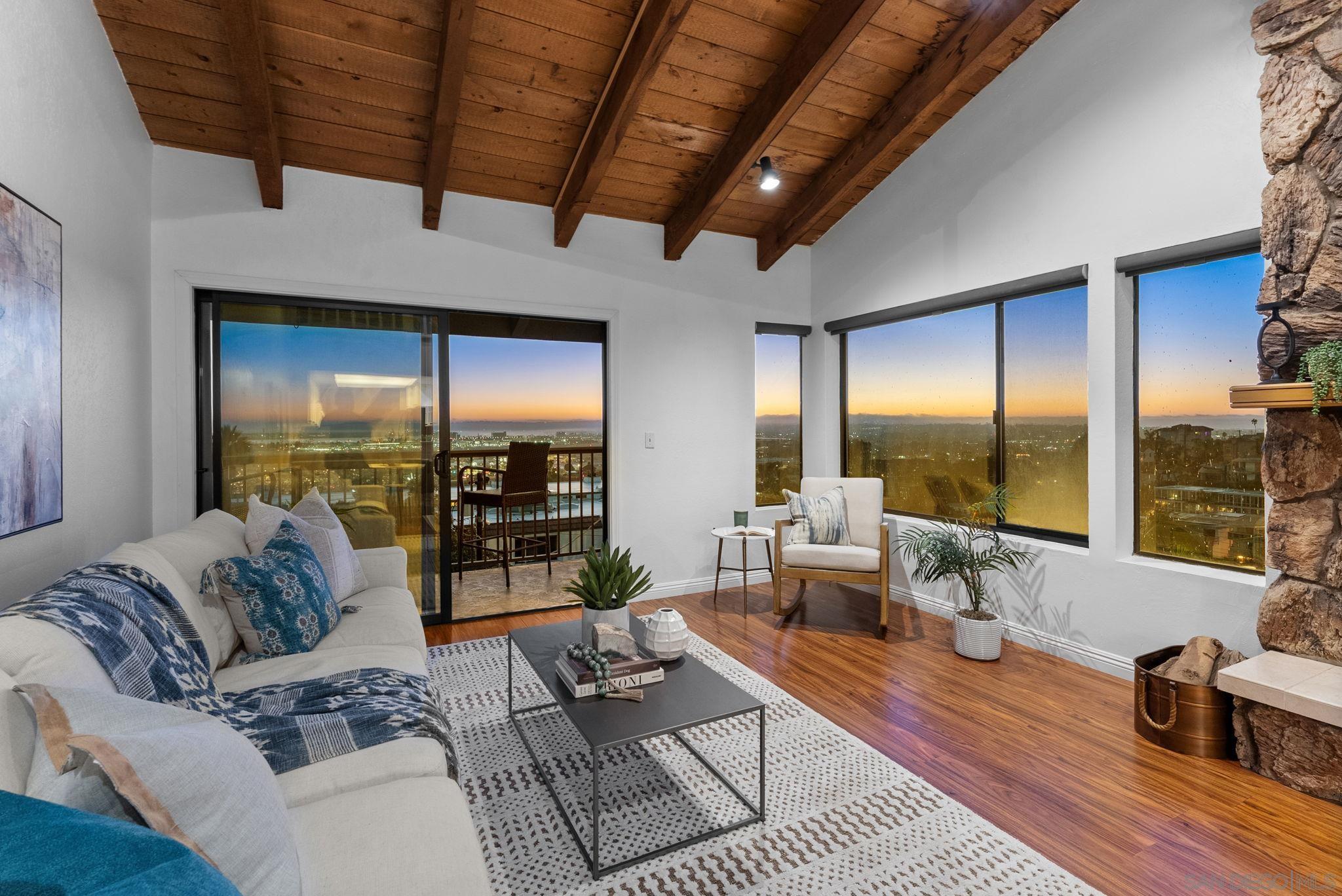 Detail Gallery Image 4 of 47 For 1670  Guy St  #B,  San Diego,  CA 92103 - 3 Beds | 2/1 Baths