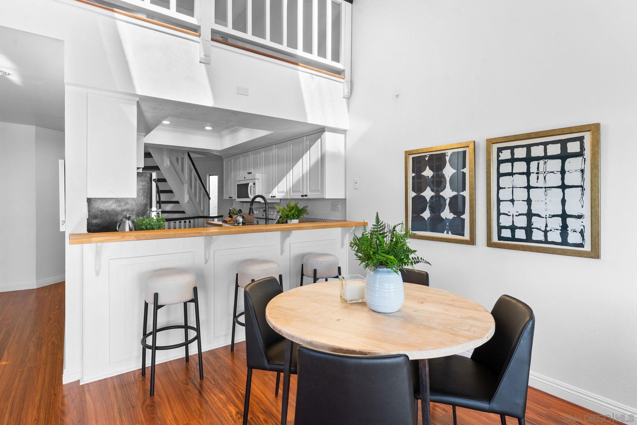 Detail Gallery Image 8 of 47 For 1670  Guy St  #B,  San Diego,  CA 92103 - 3 Beds | 2/1 Baths