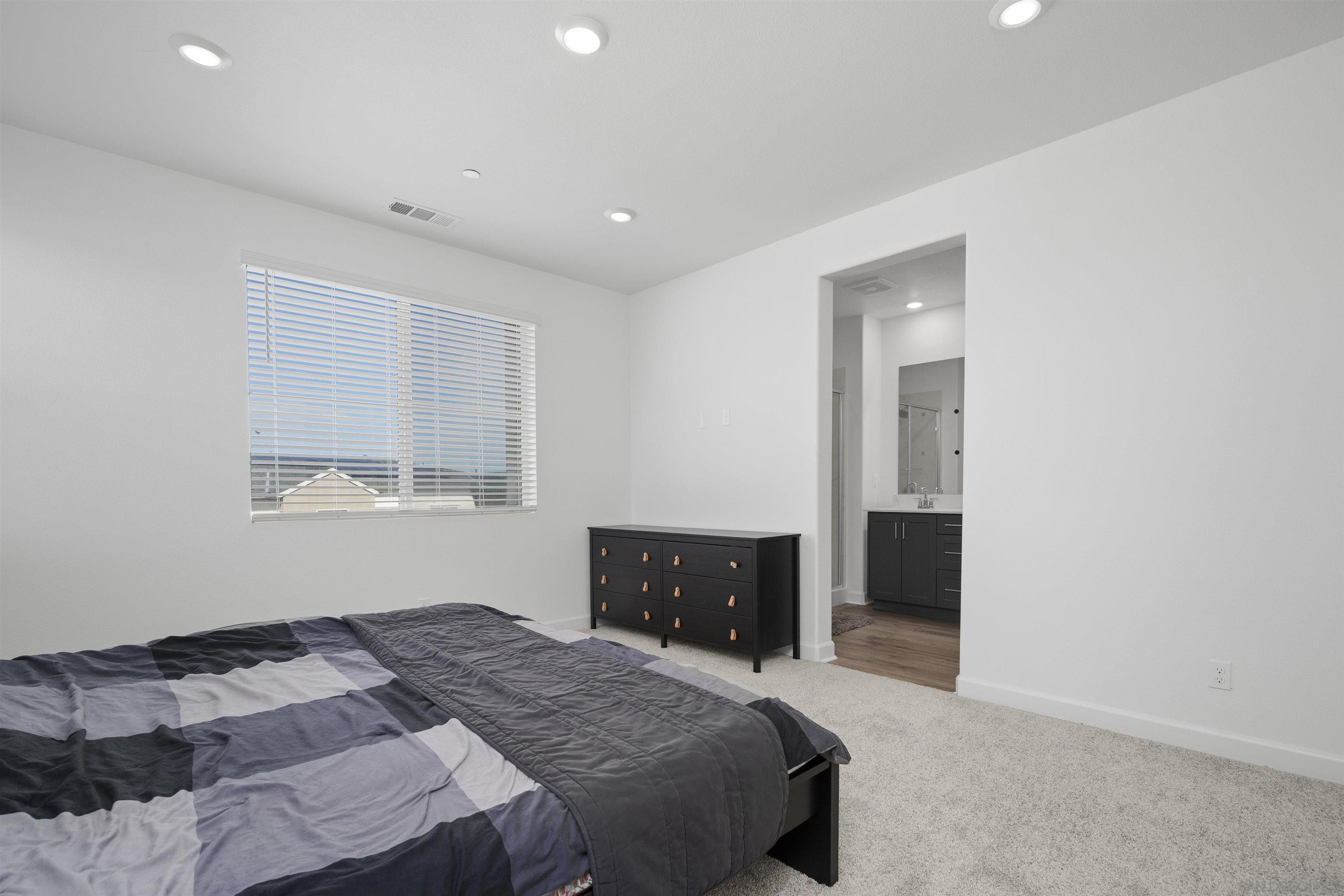 Detail Gallery Image 14 of 58 For 763  Makani St  #6,  Chula Vista,  CA 91911 - 4 Beds | 2/1 Baths