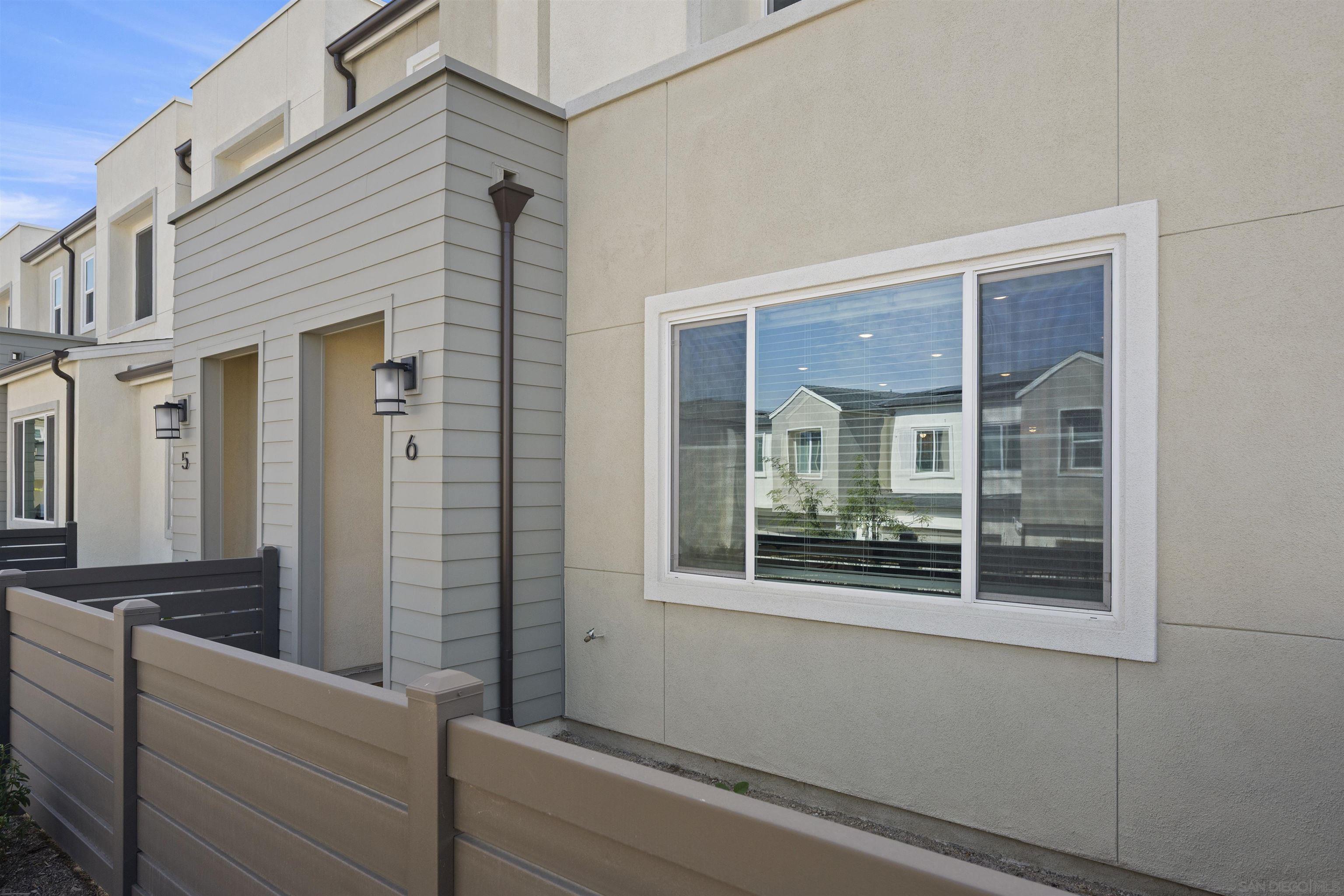 Detail Gallery Image 3 of 58 For 763  Makani St  #6,  Chula Vista,  CA 91911 - 4 Beds | 2/1 Baths