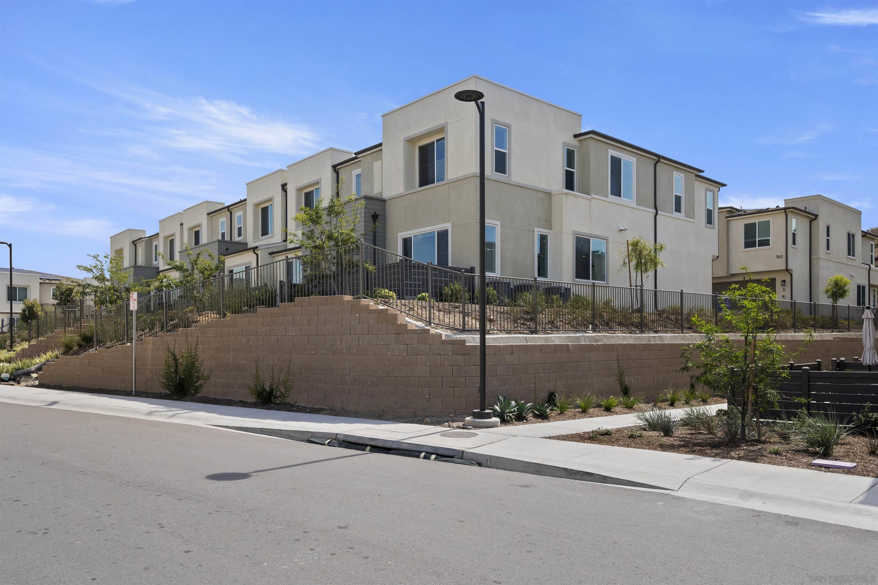 Detail Gallery Image 28 of 58 For 763  Makani St  #6,  Chula Vista,  CA 91911 - 4 Beds | 2/1 Baths