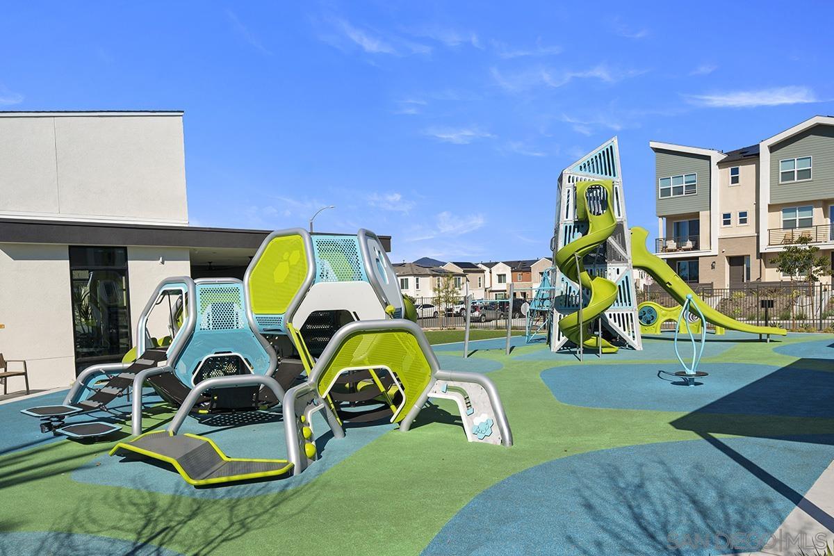 Detail Gallery Image 38 of 58 For 763  Makani St  #6,  Chula Vista,  CA 91911 - 4 Beds | 2/1 Baths