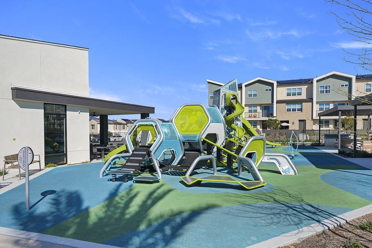 Detail Gallery Image 39 of 58 For 763  Makani St  #6,  Chula Vista,  CA 91911 - 4 Beds | 2/1 Baths