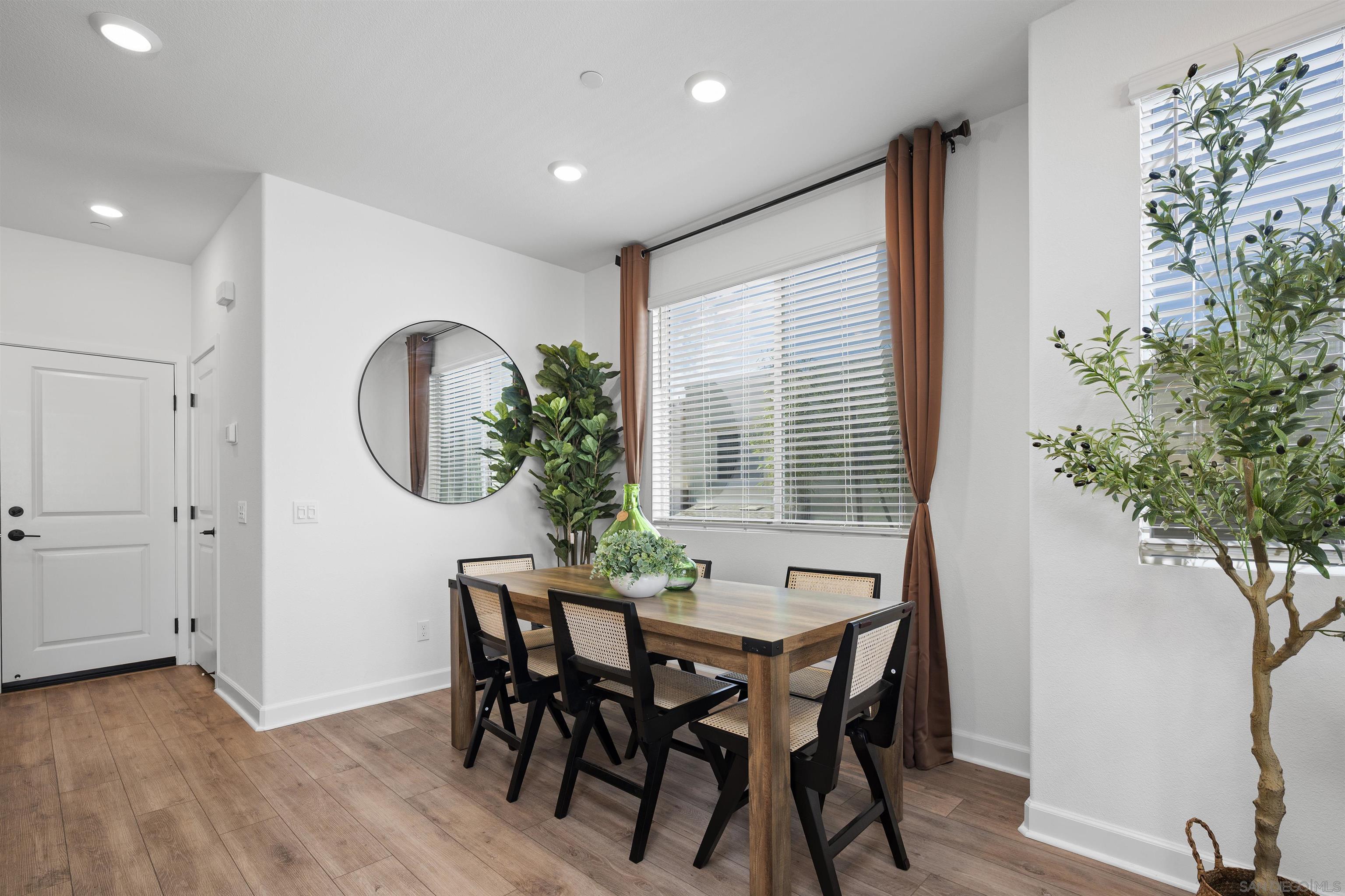 Detail Gallery Image 7 of 58 For 763  Makani St  #6,  Chula Vista,  CA 91911 - 4 Beds | 2/1 Baths