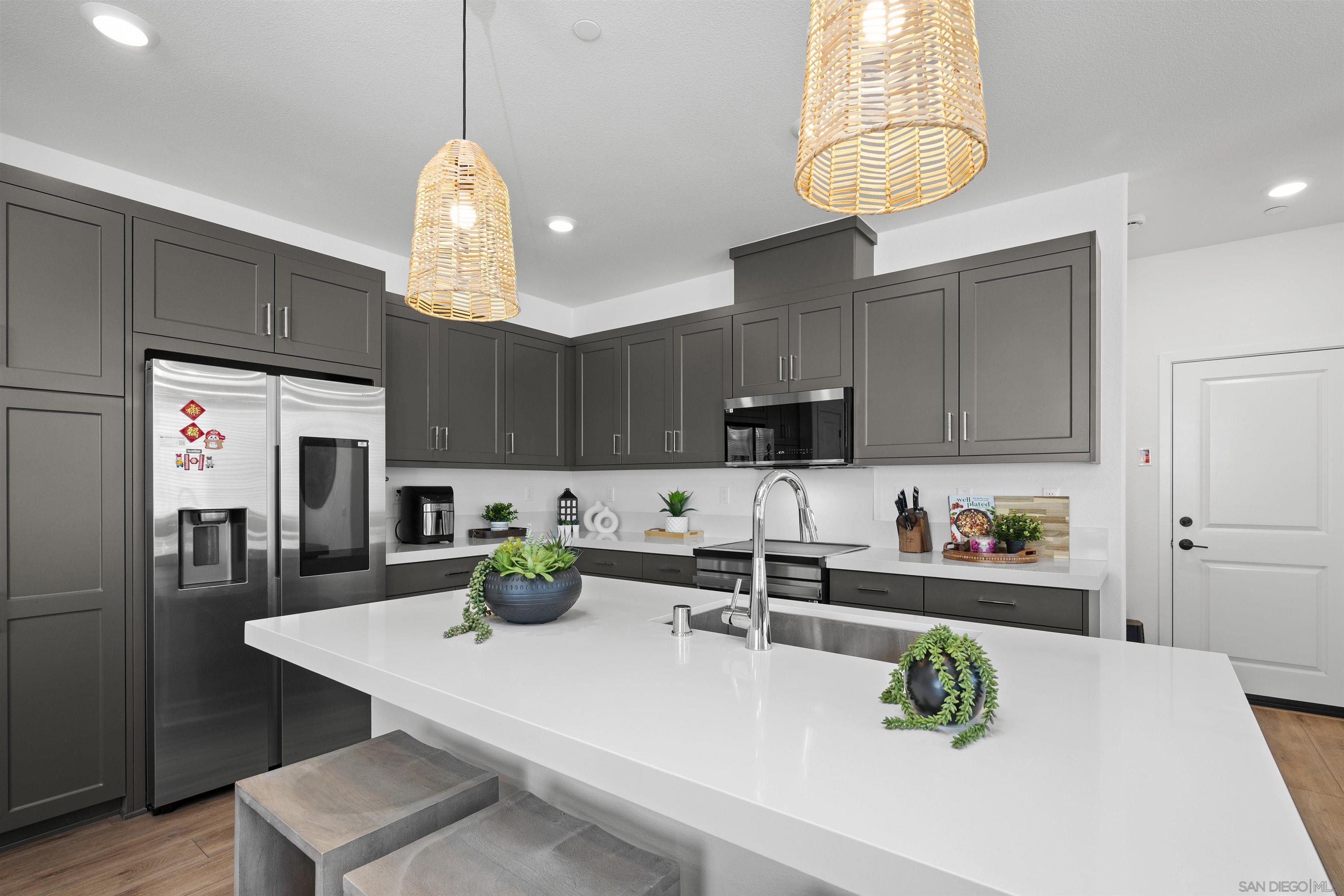 Detail Gallery Image 9 of 58 For 763  Makani St  #6,  Chula Vista,  CA 91911 - 4 Beds | 2/1 Baths