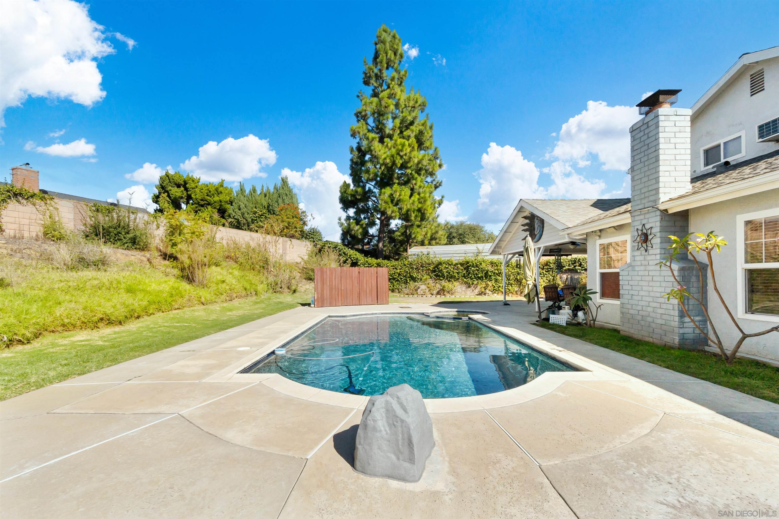 Detail Gallery Image 60 of 64 For 911  Groveton Ave, Glendora,  CA 91740 - 4 Beds | 3 Baths